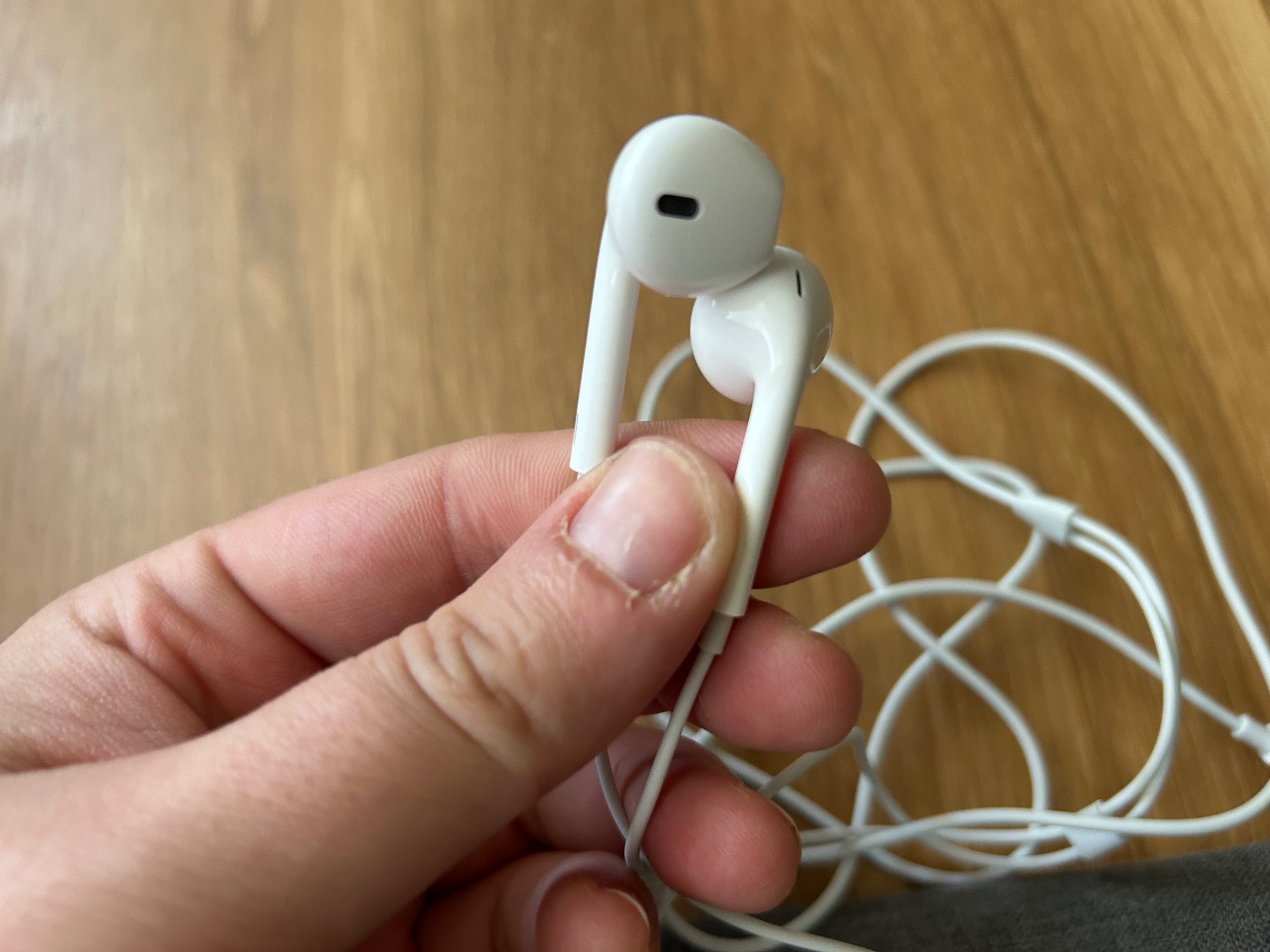 Wired Earbuds - Apple and Beats - photo 5