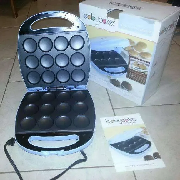 Babycakes Nonstick Whoopie Pie Maker -- Works Like New