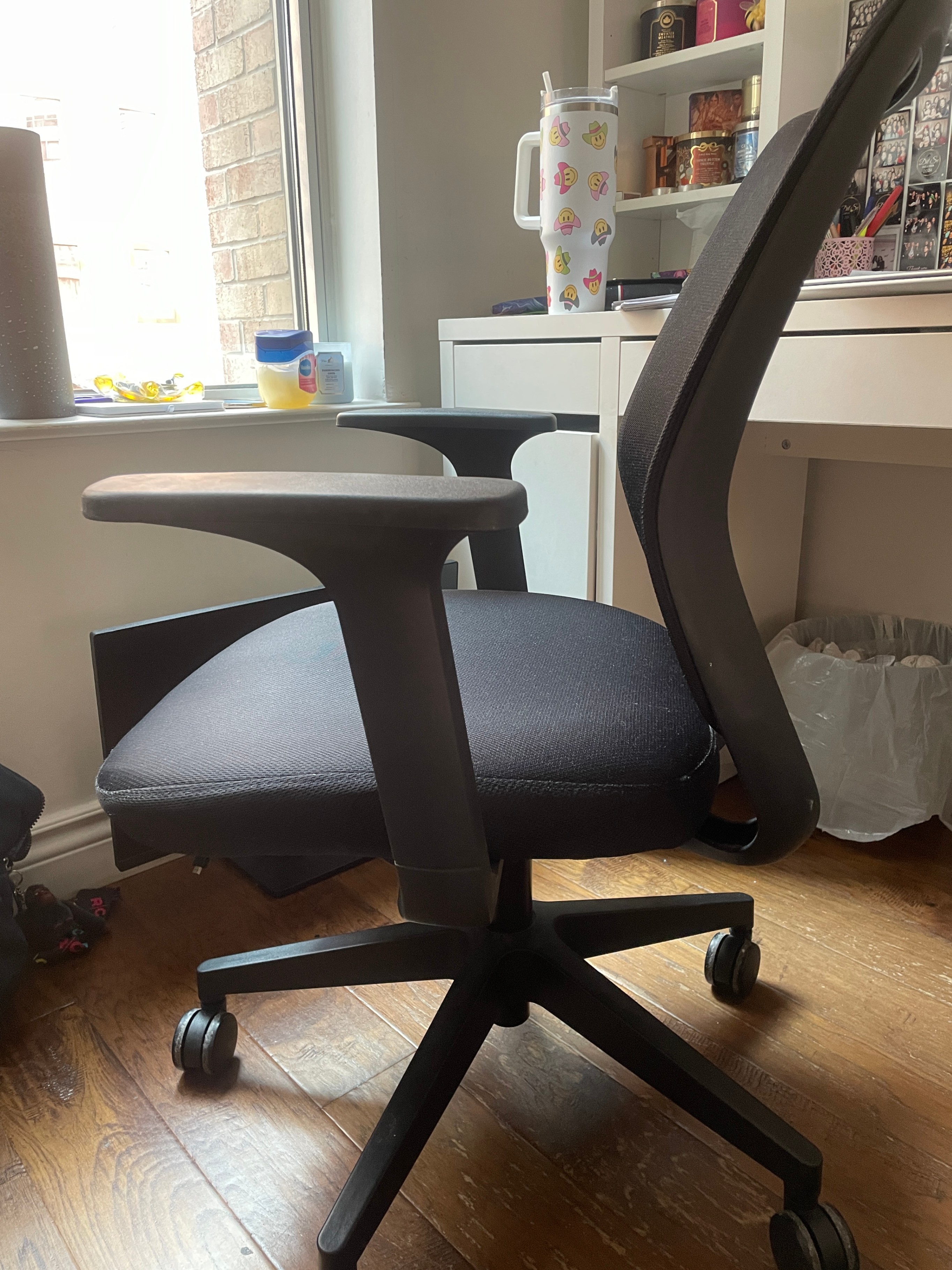 Electric Standing Desk + Office Chair – Like New! - photo 4