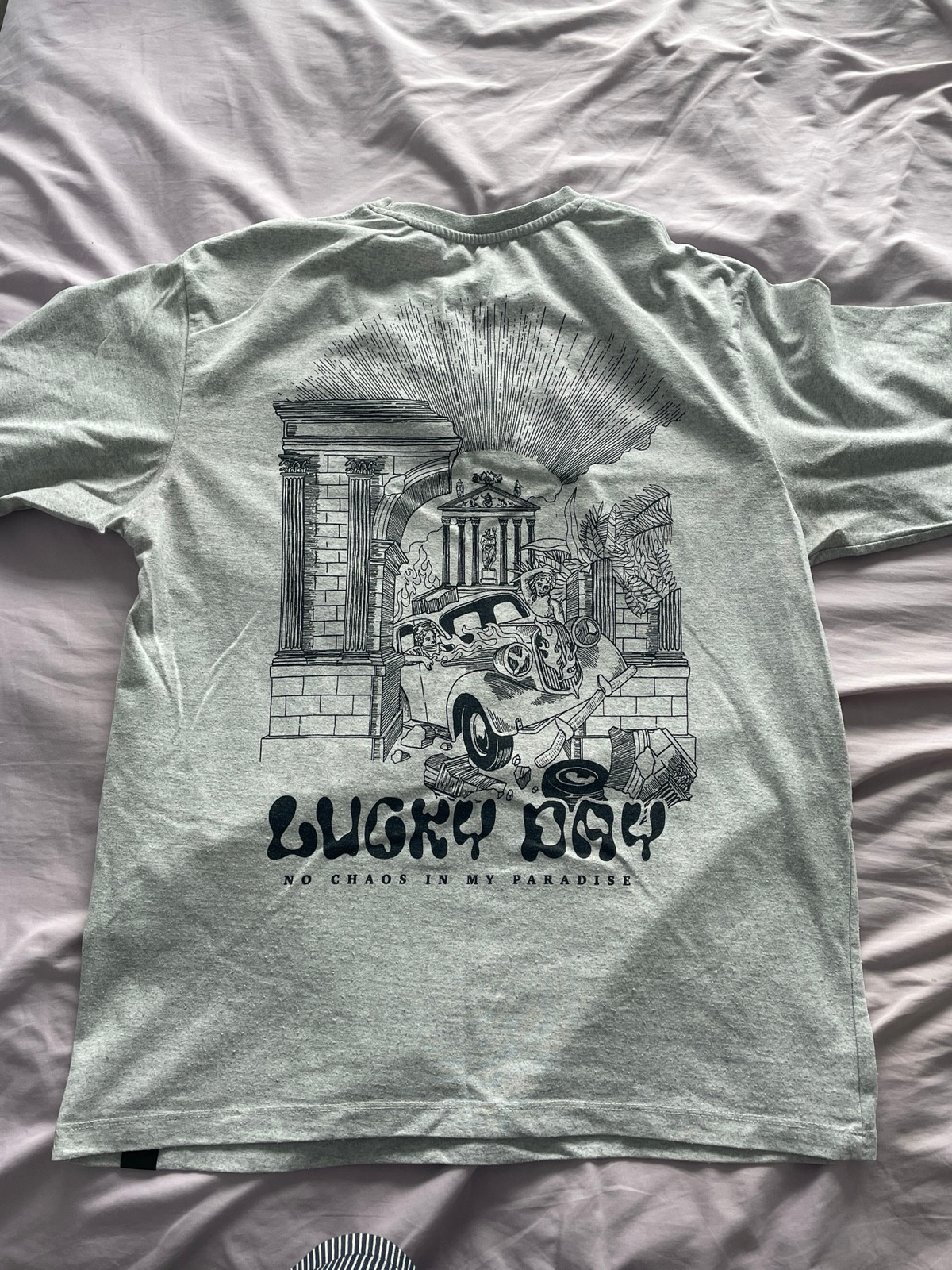 PULL & BEAR Graphic Tee 👕 - photo 3