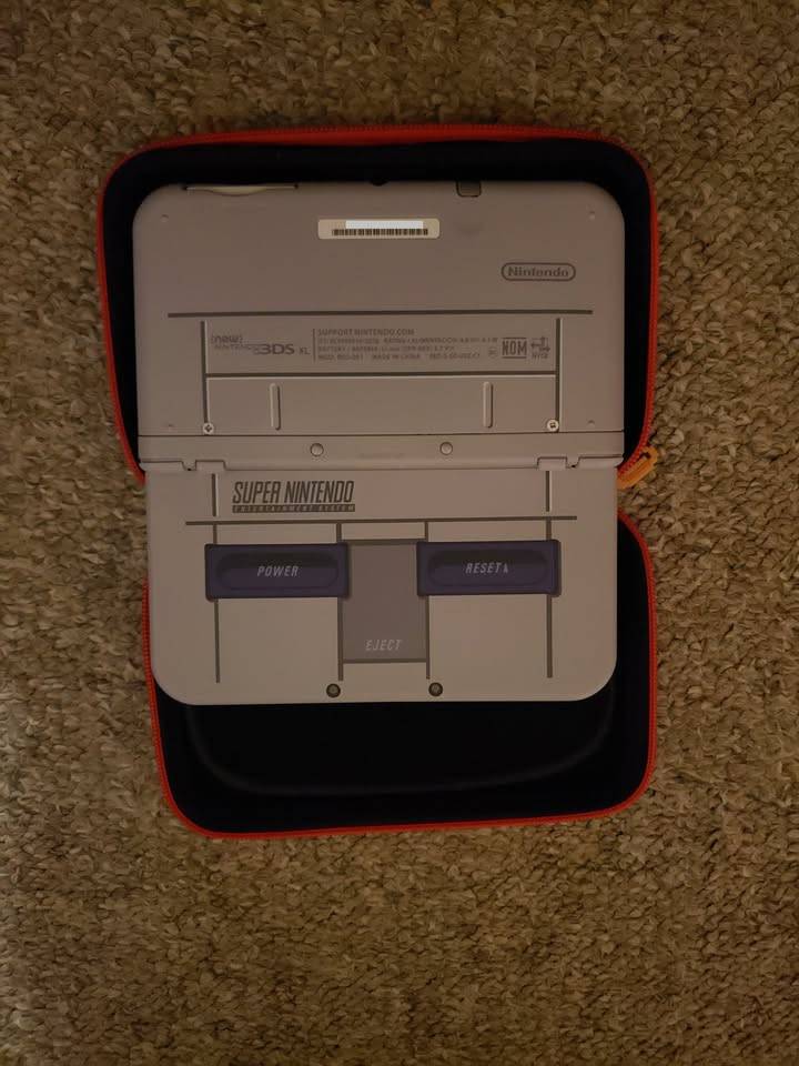 Nintendo 3DS XL Special Limited Edition SNES Super Nintendo. - photo 5