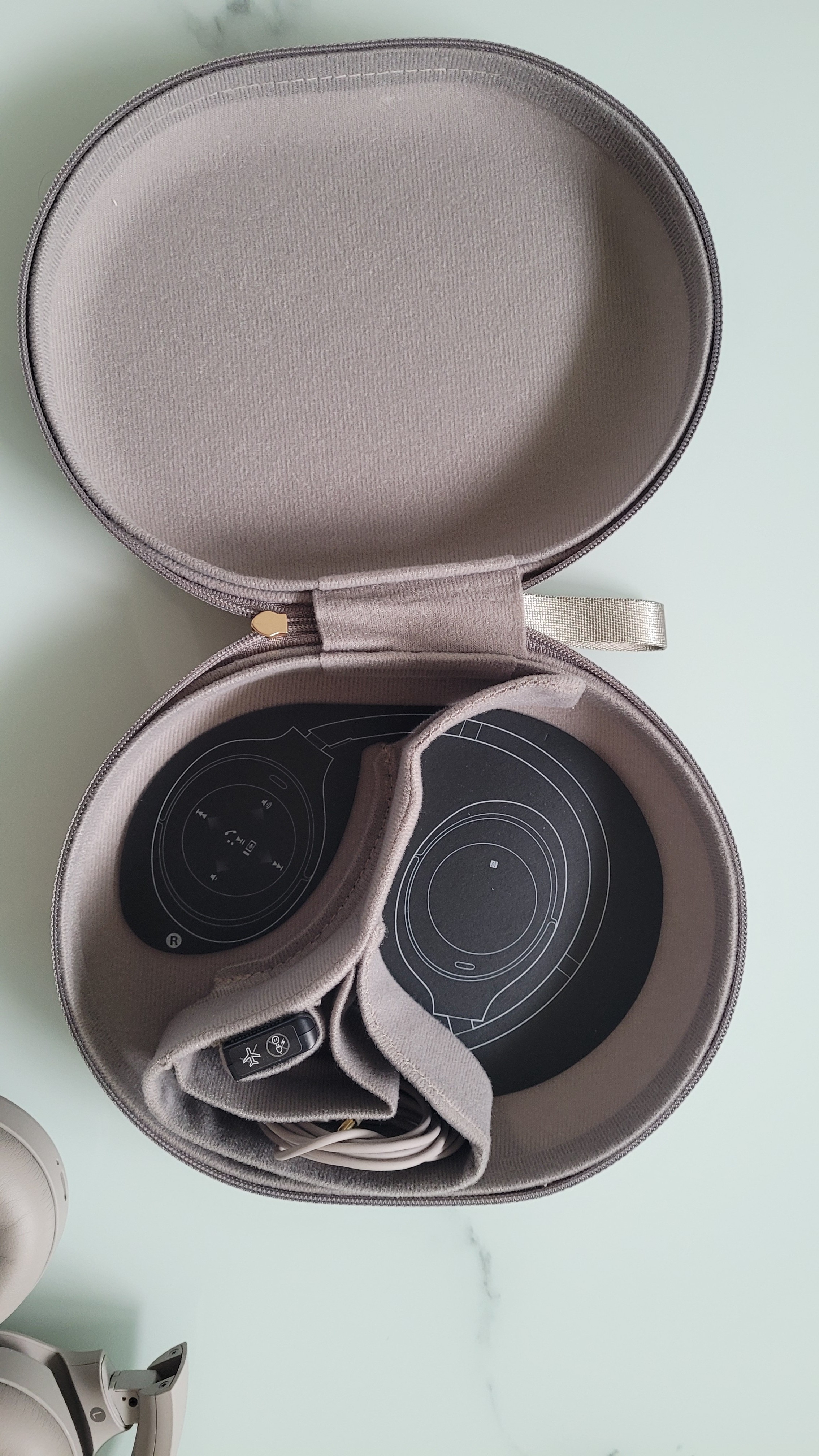 Sony WH-1000XM4 Noise Cancelling Headphones | Like New + Box - photo 4