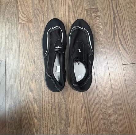 BRAND NEW Water Shoes (women size 7/8)