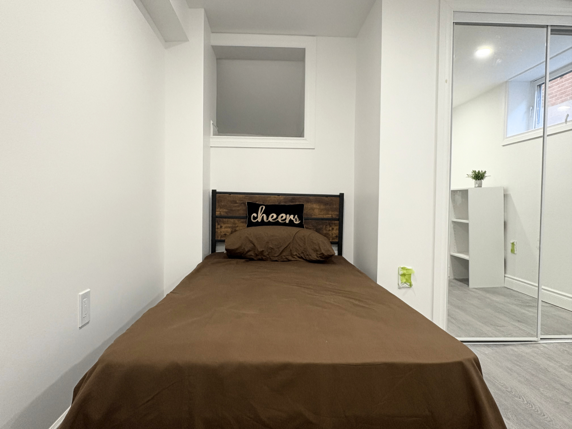 Private Room Near UofT Scarborough / Centennial College for Rent - photo 5