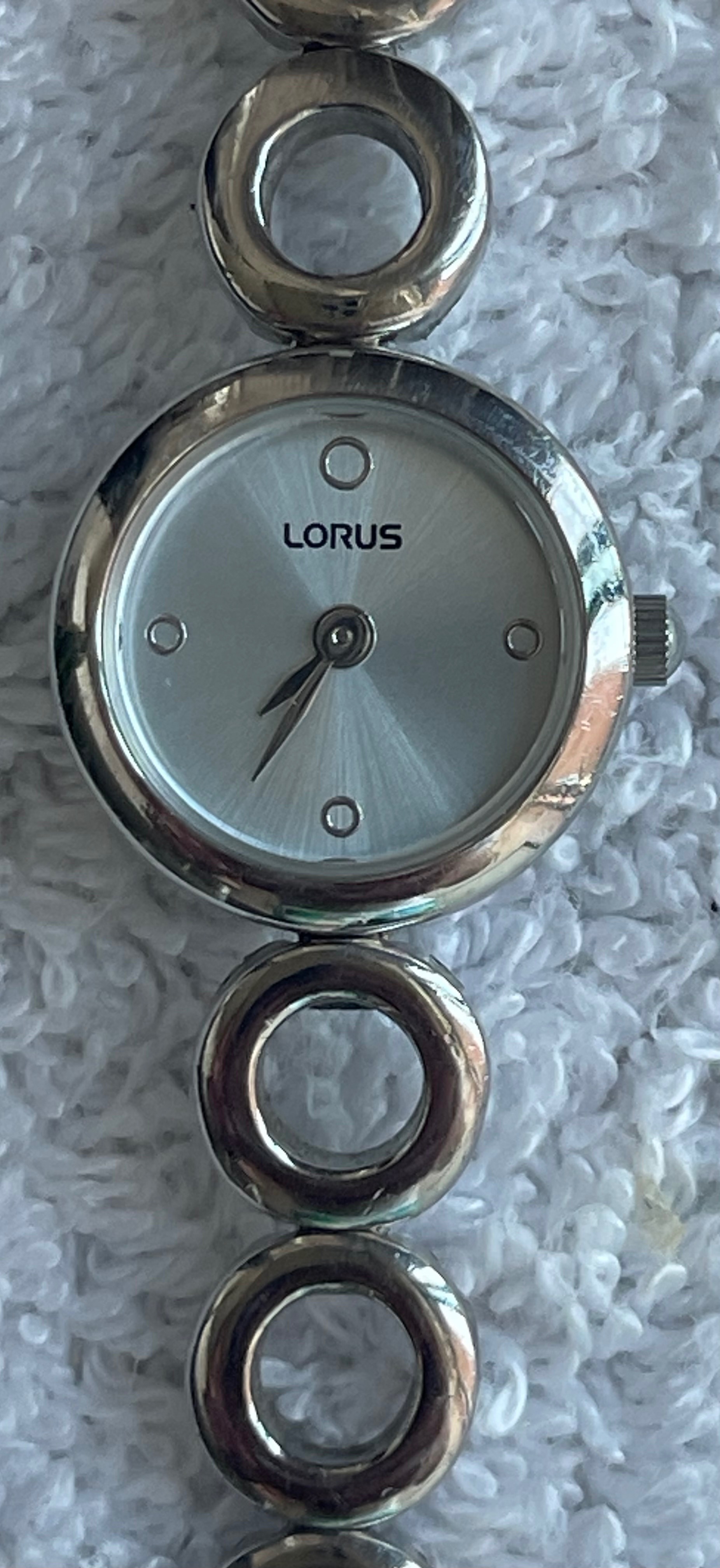 Vintage Lorus by Seiko Silver Circle Link Watch (Needs Battery) - photo 2
