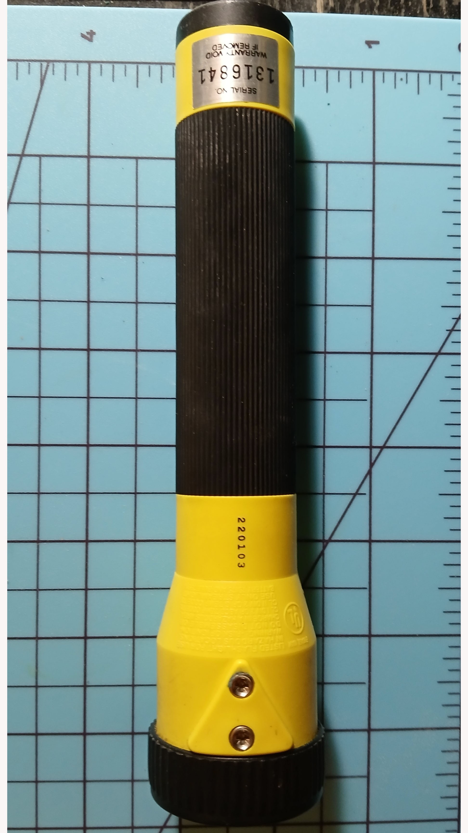 TITAN Stinger UVBlue Leak Detection Flashlight, sold as is - photo 4
