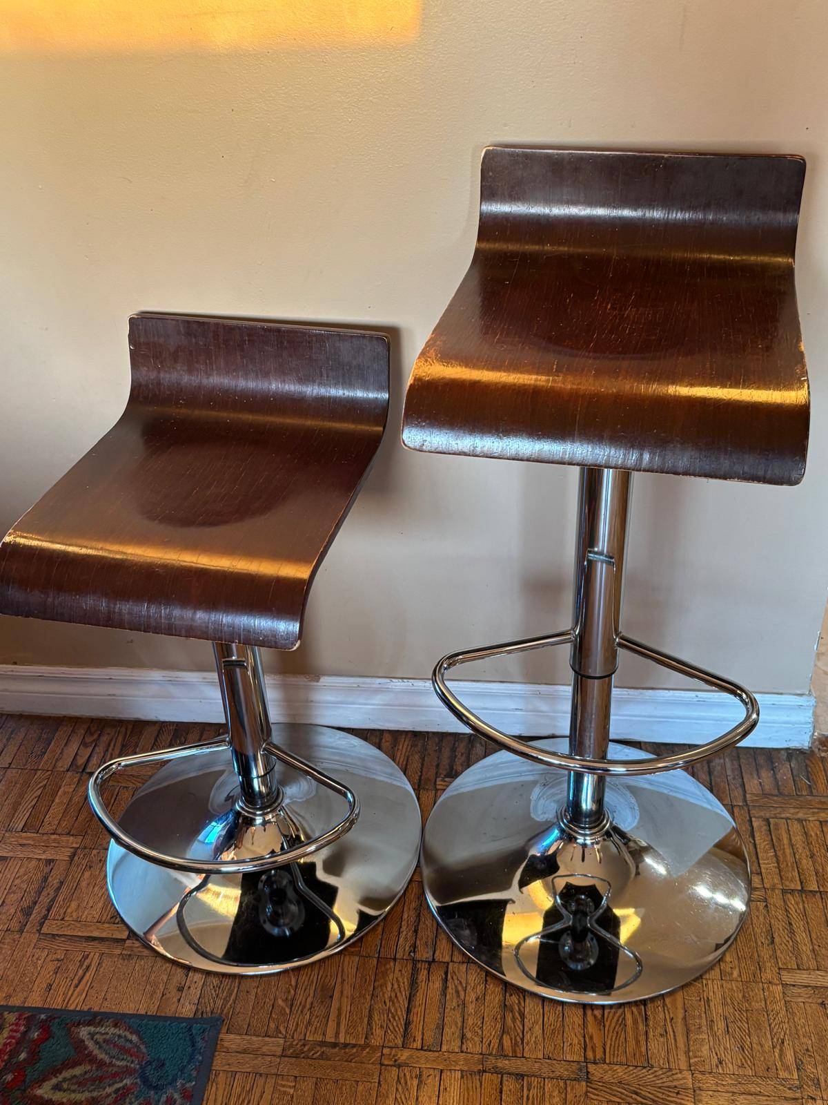 Adjustable Kitchen Bar Stool - Hydraulic Counter Height - photo 2
