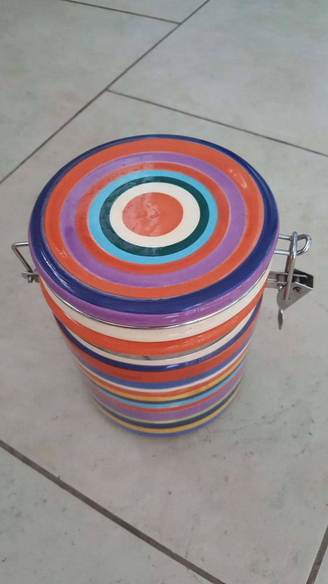 cute colorful brown sugar container -- looks & seals great!