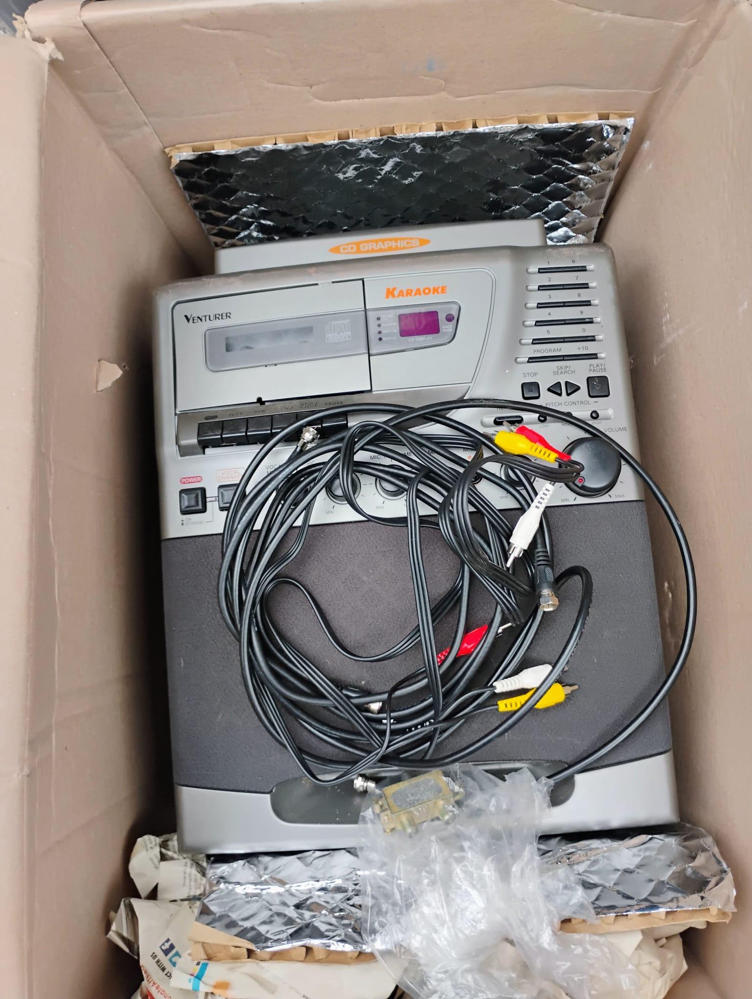 Vintage - Venturer Karaoke Machine CD CDG-200 - photo 2
