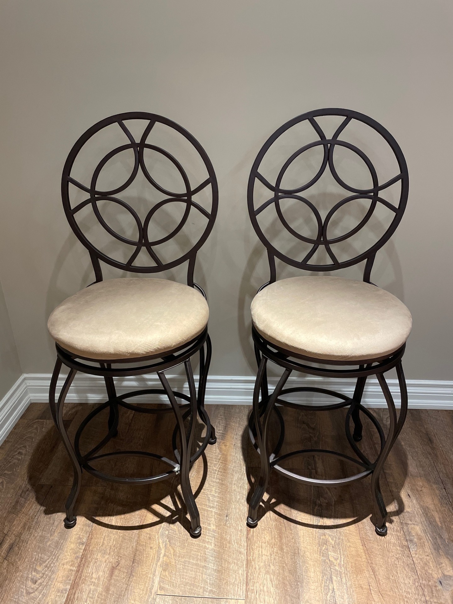Set of 2 Swivel Bar Stools