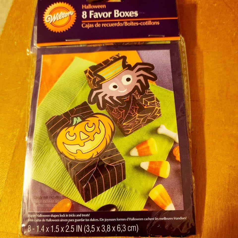 Halloween favor treat boxes - photo 2