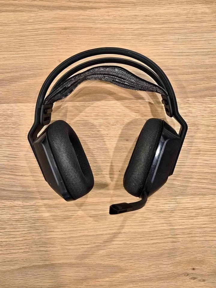 Logitech G733 Wireless Gaming Headset