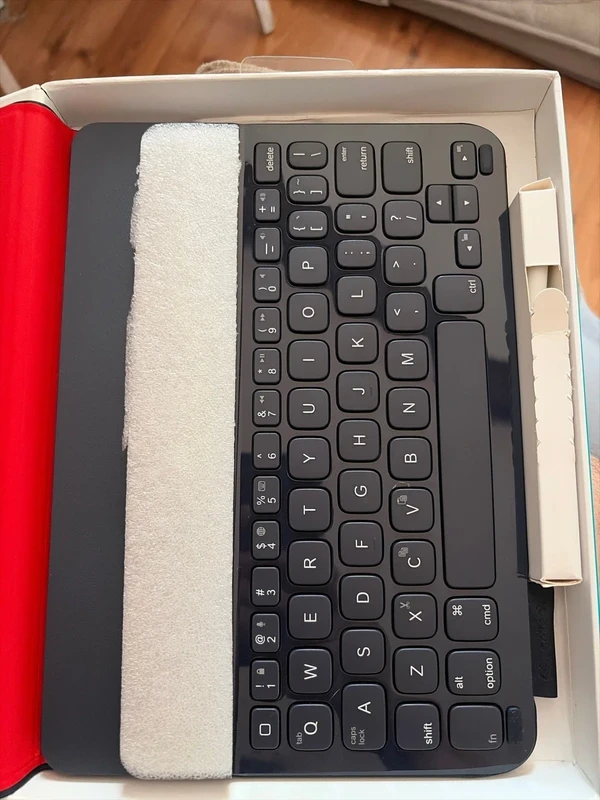 Logitech Ultrathin Keyboard Folio for iPad Air - photo 4
