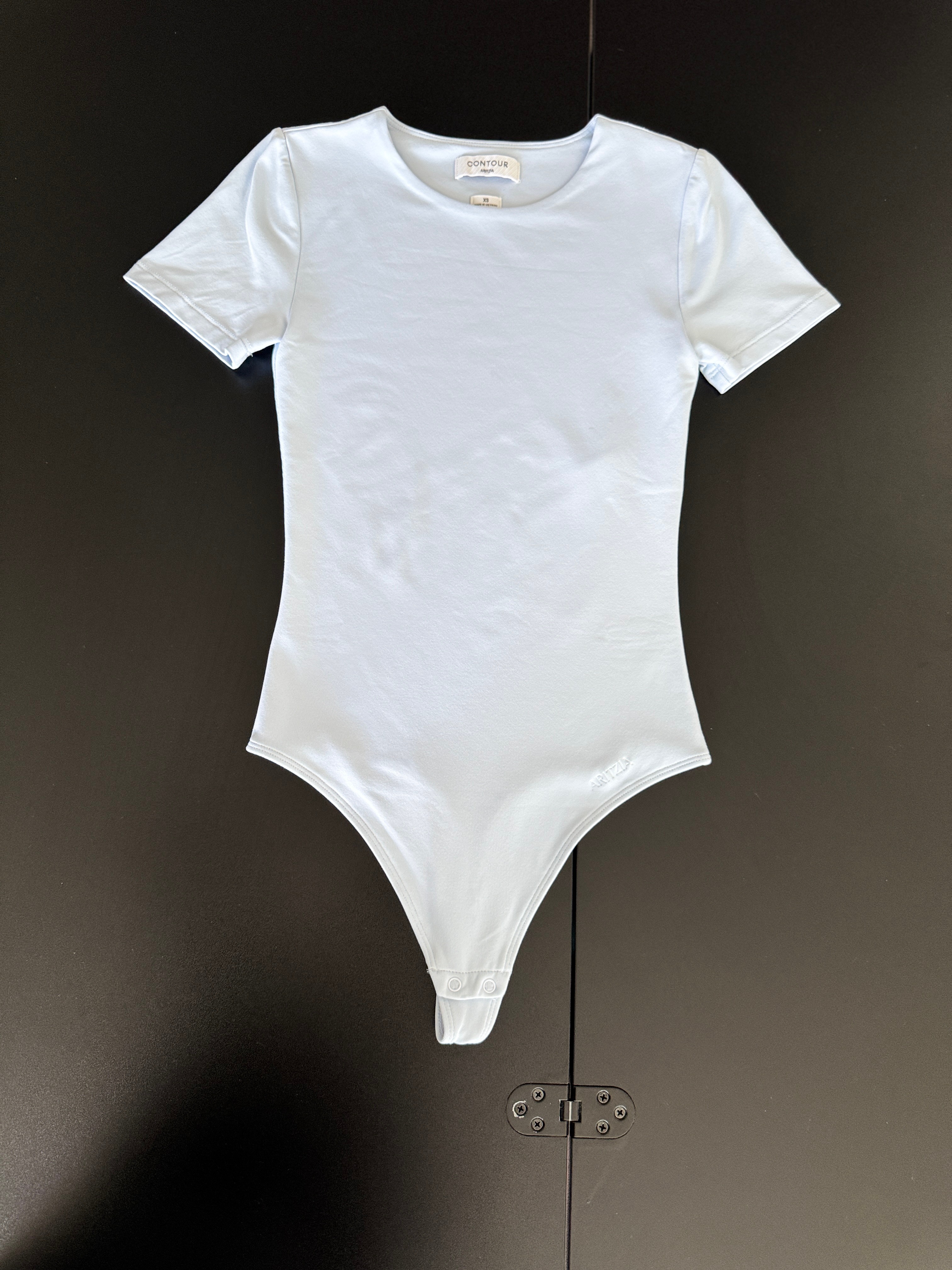 Aritzia Contour Crew Shortsleeve Bodysuit – Size XS