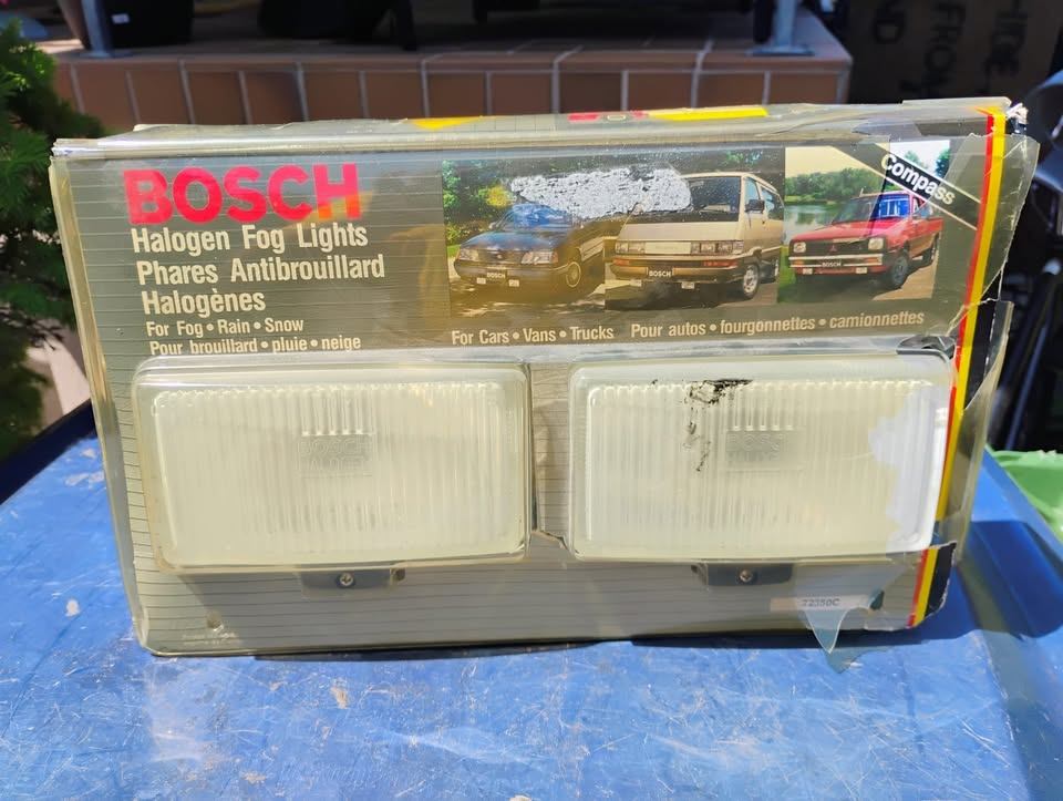 NOS BOSCH 22350C halogen Fog Lights For Fog Rain Snow