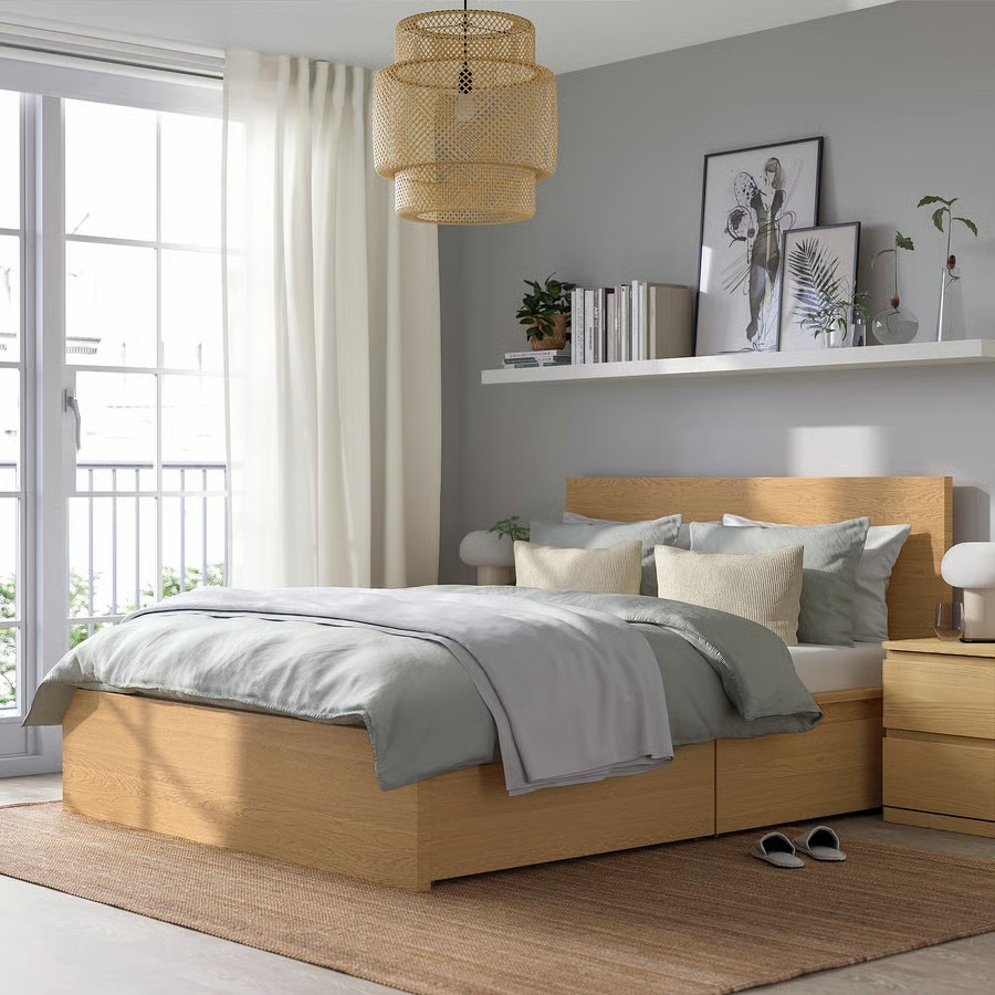 Queen Size Bed with Drawers