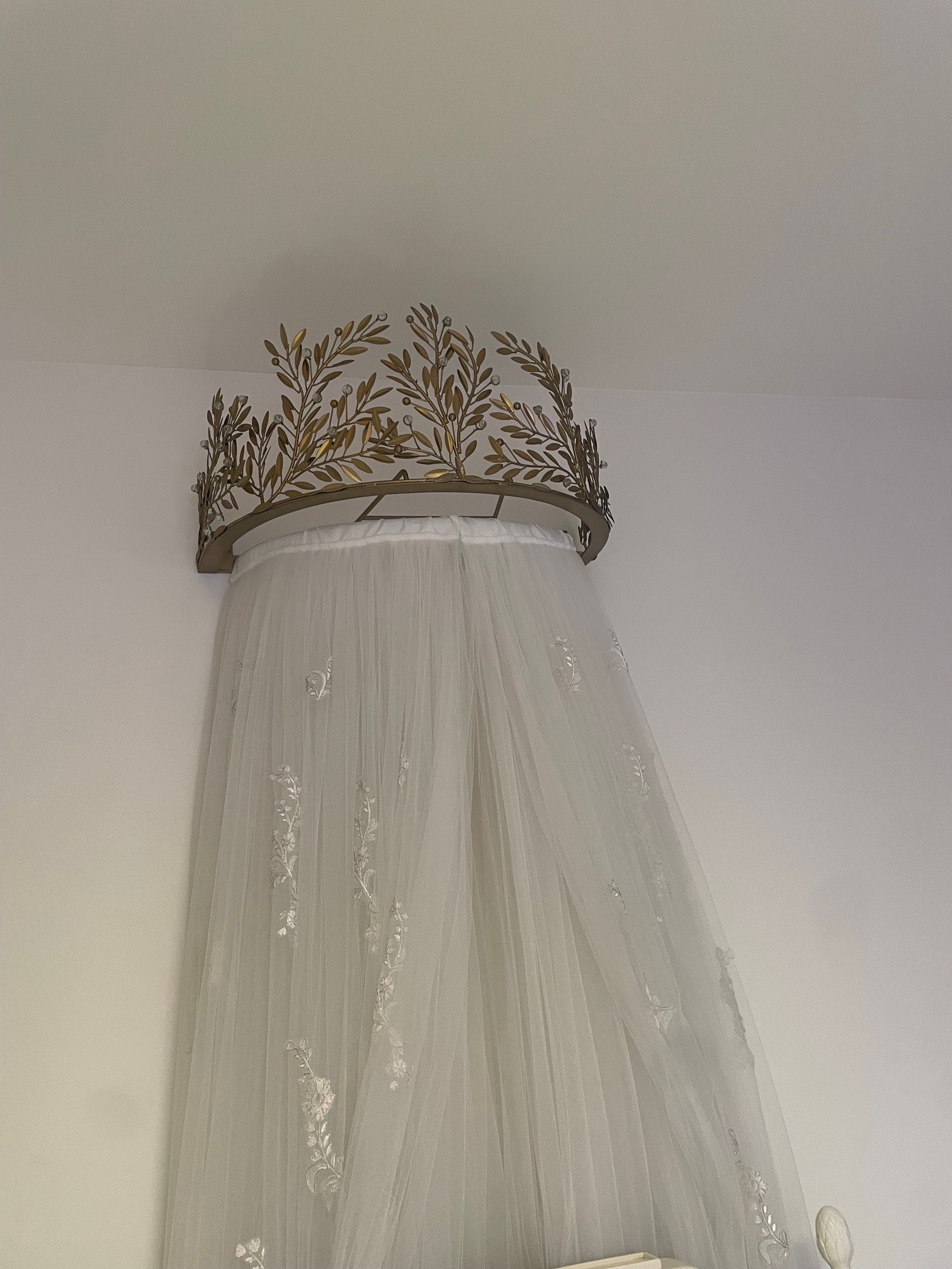 Pottery Barn - Gold Leaf Crown Bed Canopy - photo 2