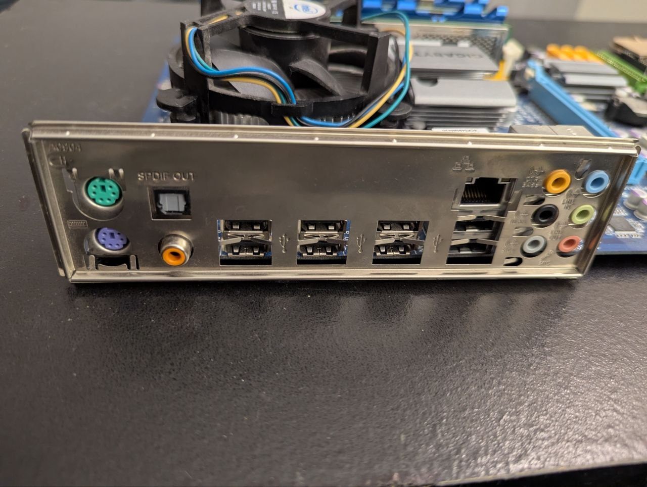 Gigabyte GA-EP45-UD3L Motherboard and Q8200 CPU+4GBRAM - photo 2
