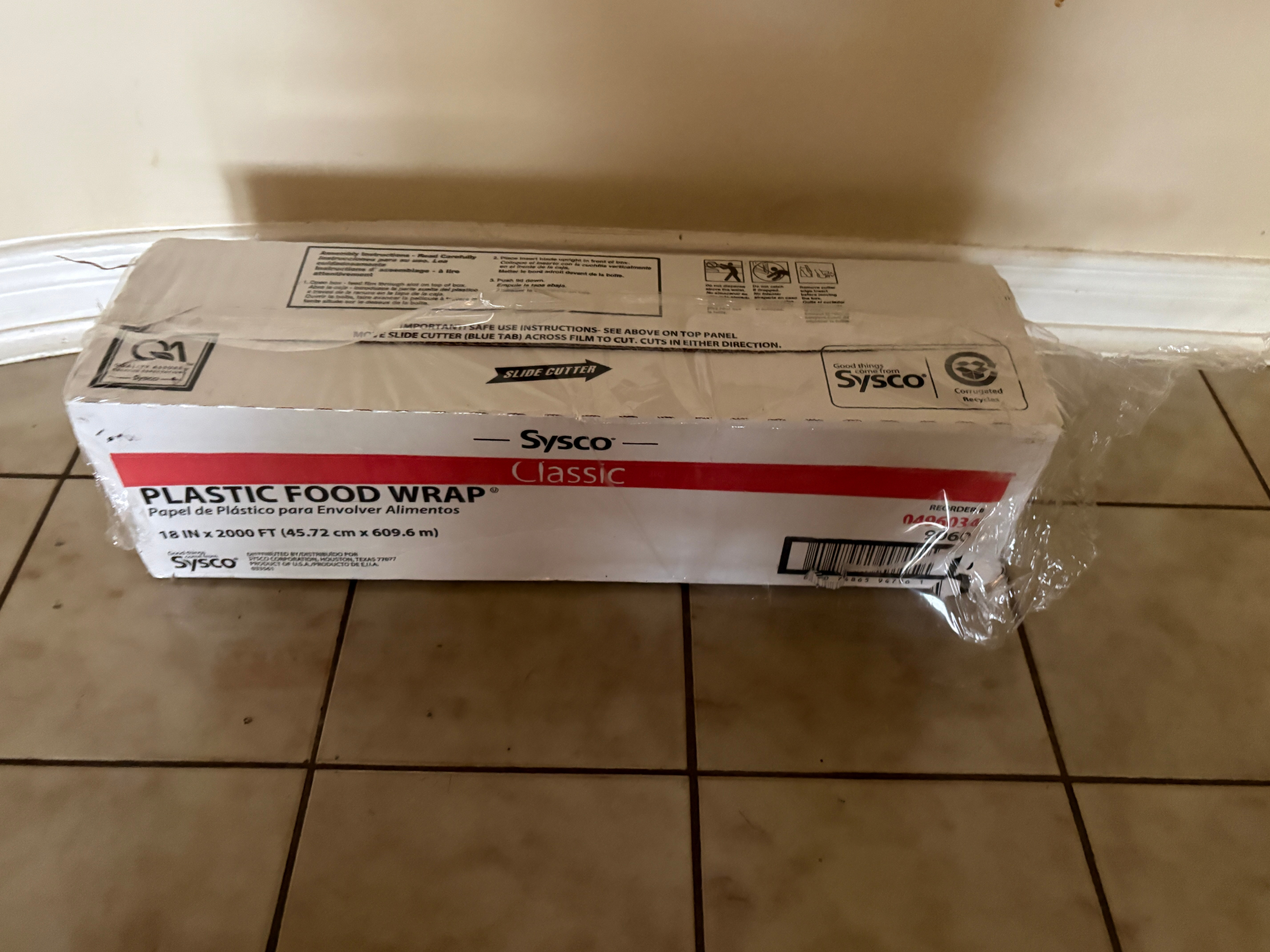 Sysco Classic Plastic Food Wrap - 18 IN x 2000 FT - photo 2