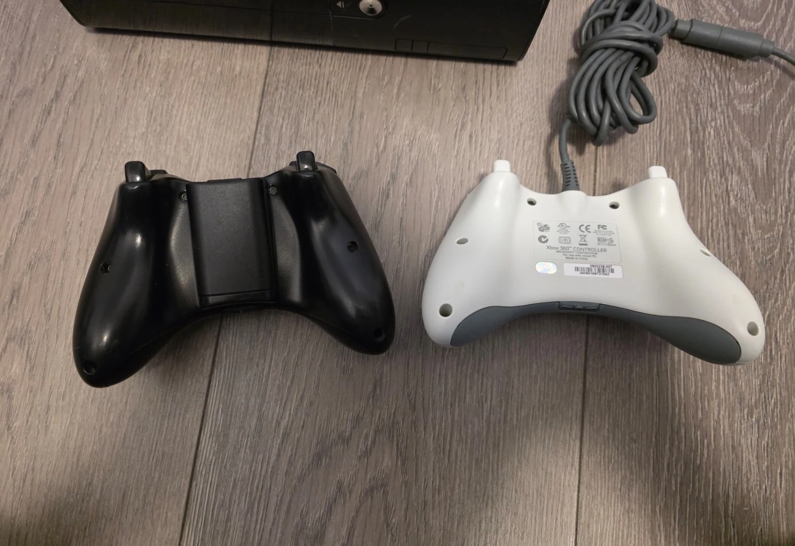 Microsoft Xbox 360 E Model 1538 + 2 controllers (TESTED) - photo 3