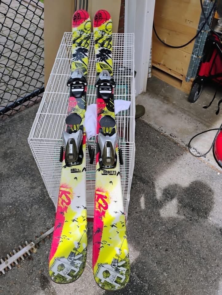 K2 Juvy (136 cm) Skis with Bindings