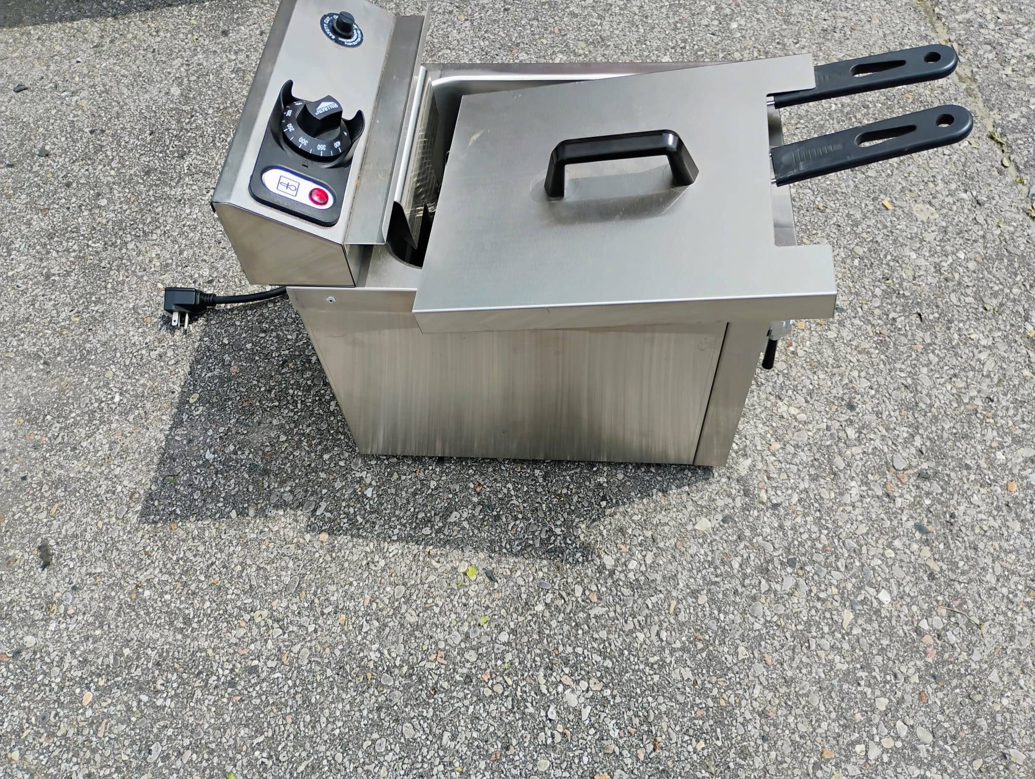 Vollrath 208- to 240-volt 15lb Cayenne Medium Duty  Fryer - photo 5