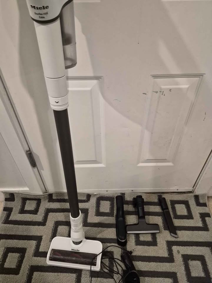 Miele Duoflex HX1 Extra Cordless Vacuum