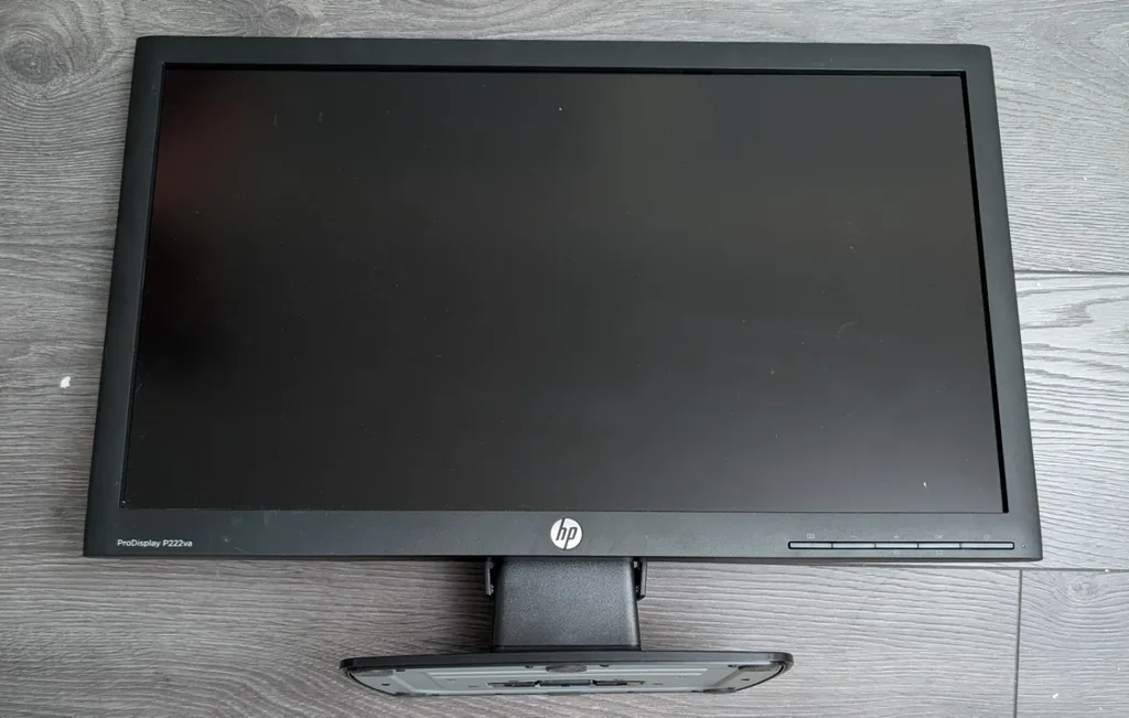 Computer Monitor HP ProDisplay P222va $20 - photo 2