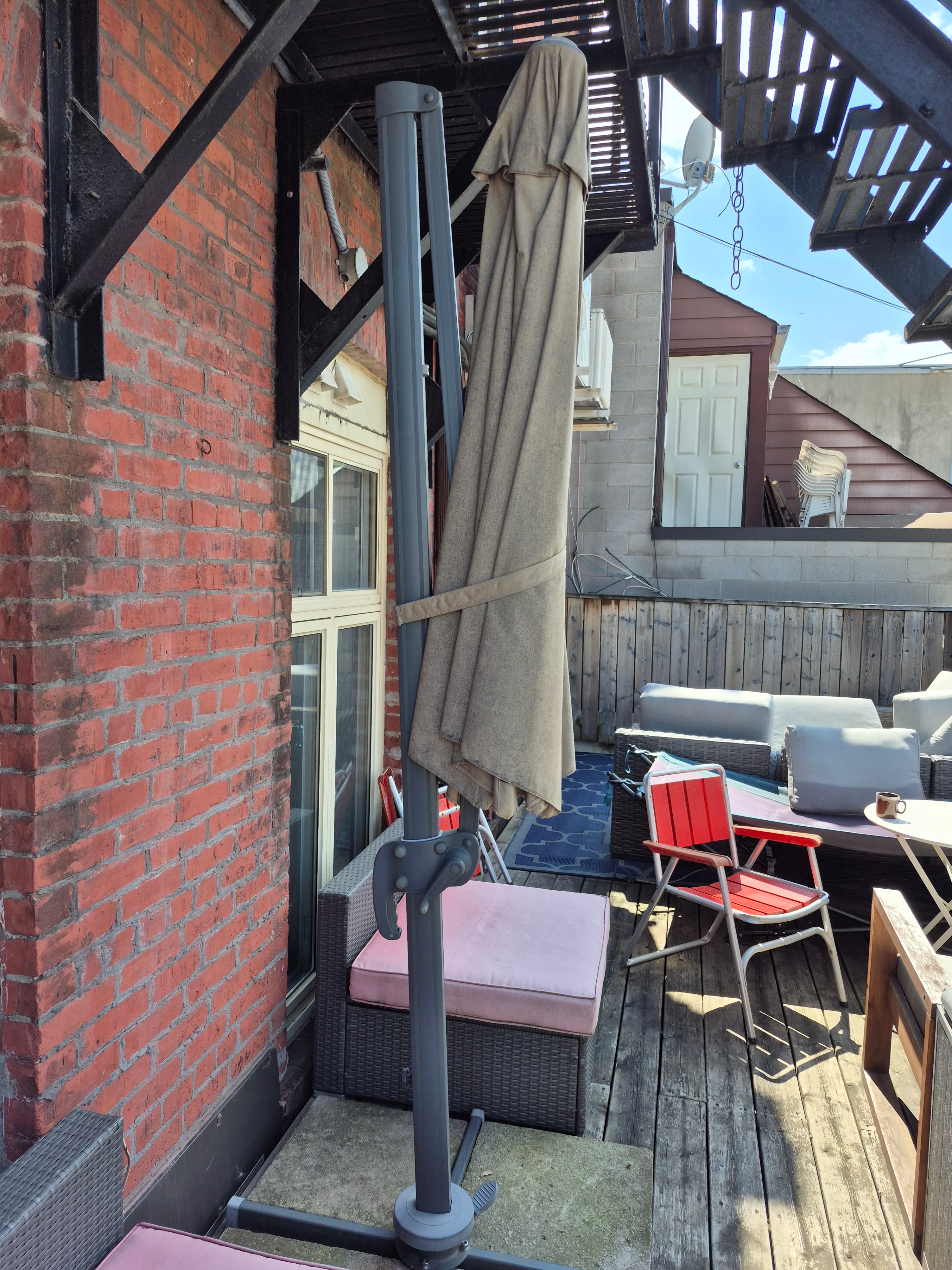 Patio Round 10ft 360-Degree Rotation Cantilever Umbrella