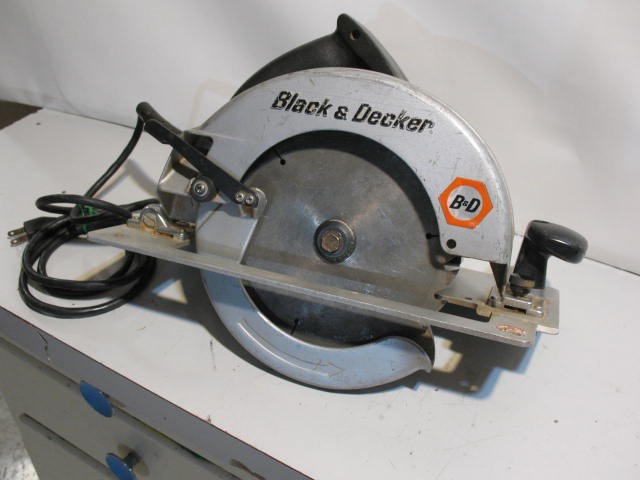 Black and Decker Corded 8 Inch Circular Saw