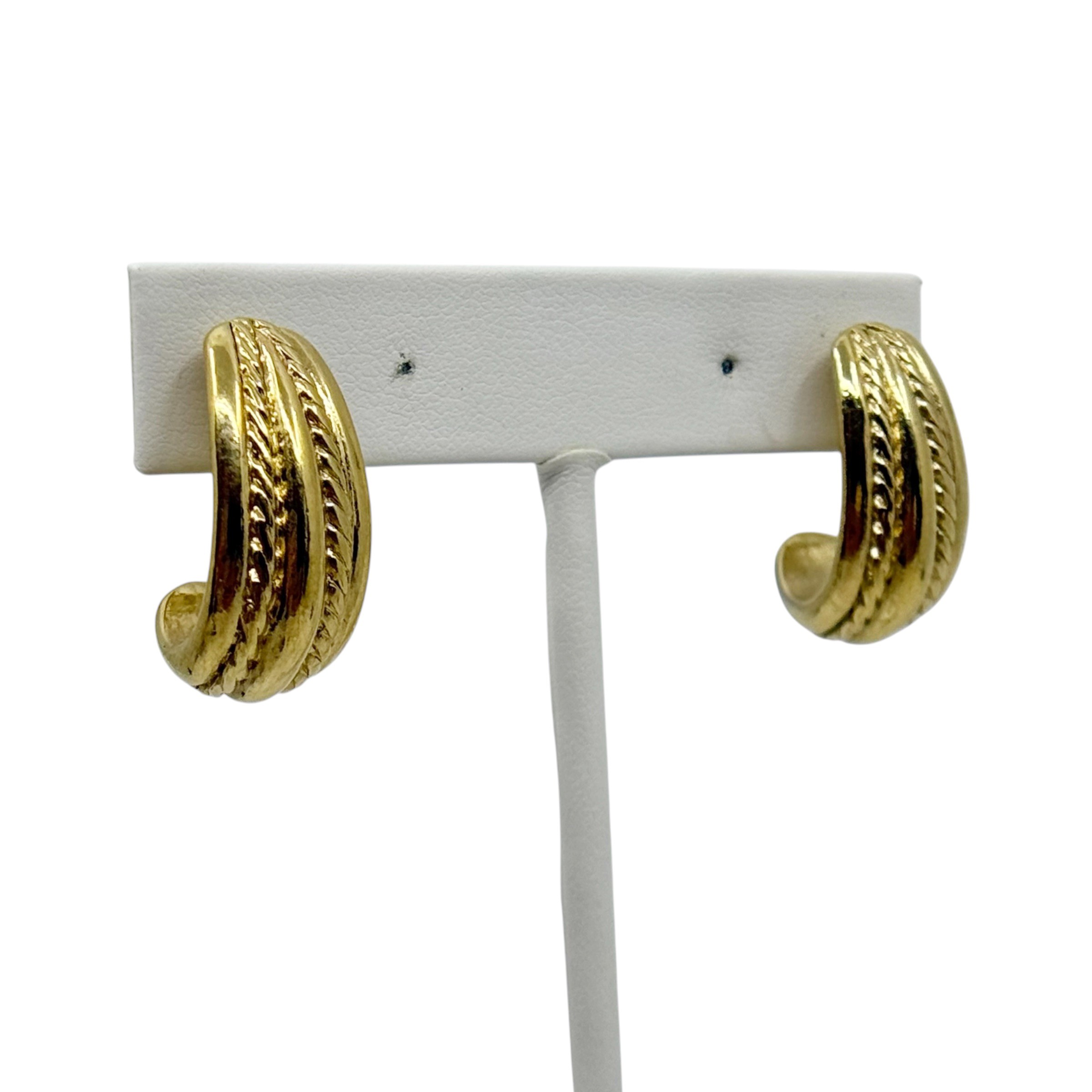 Vintage Trifari Gold Tone earrings - GM3007 - photo 2
