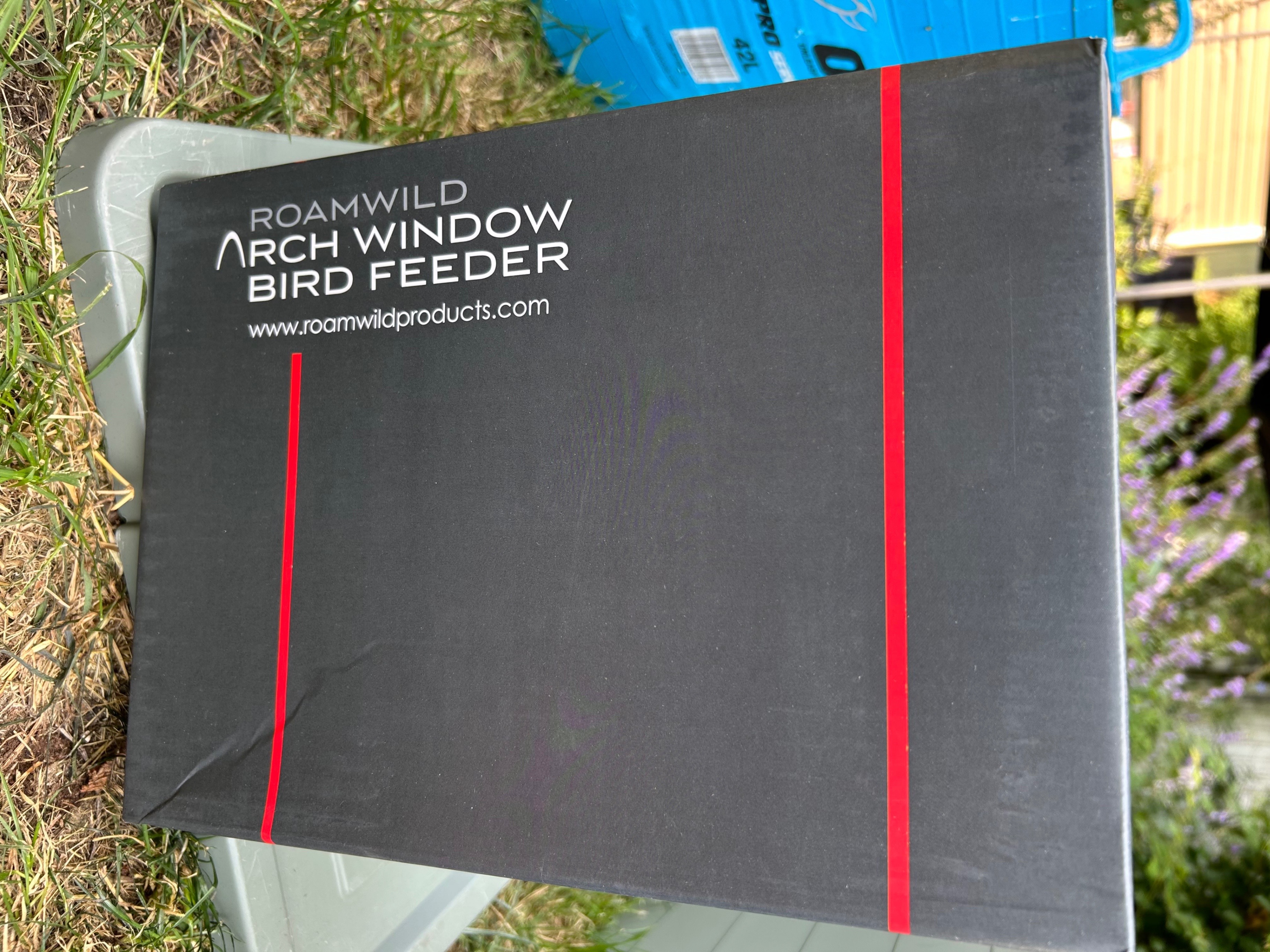 Suction Window Bird Feeder - 8" × 6" × 12" -Half Gallon Capacity