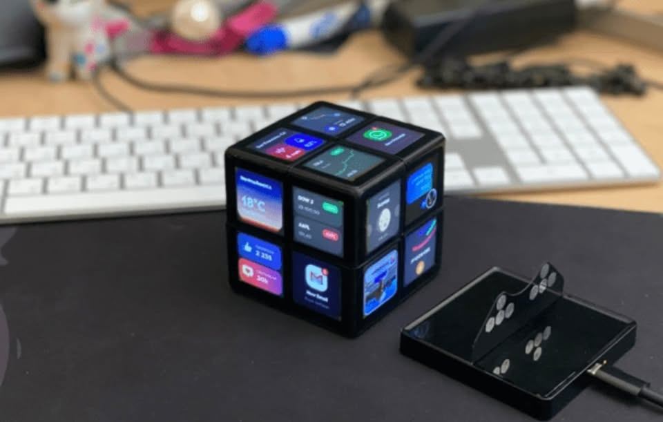 WOWCube Entertainment System + Smart Dock - Used Once - photo 3