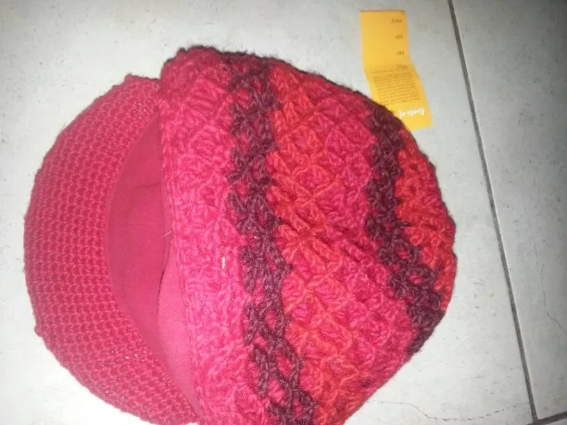Warm 100% Wool HandMade Red Hat / Toque -- Cozy And Stylish - photo 5