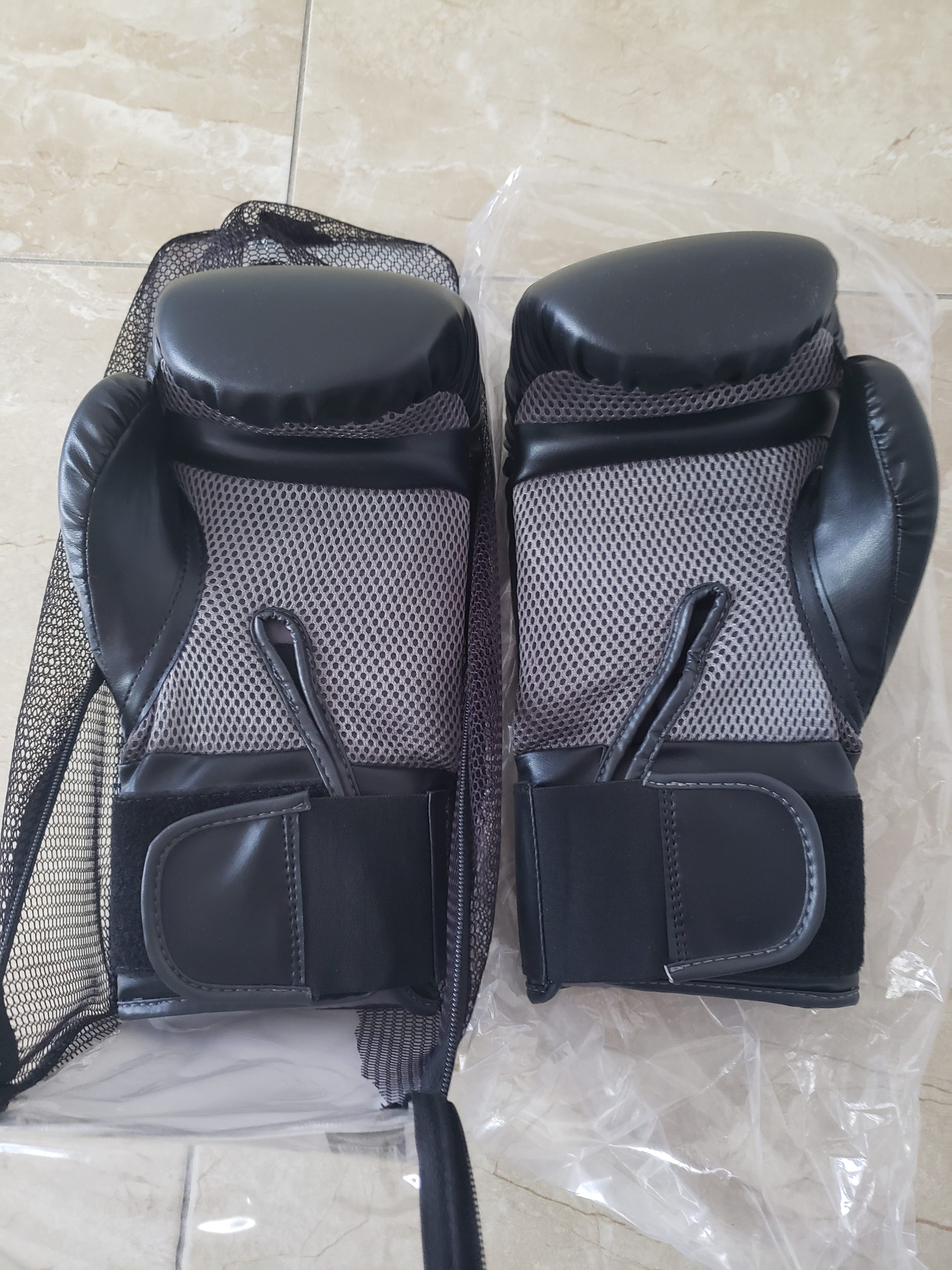 GO ZONE 16oz Pro Style Boxing Gloves - photo 4