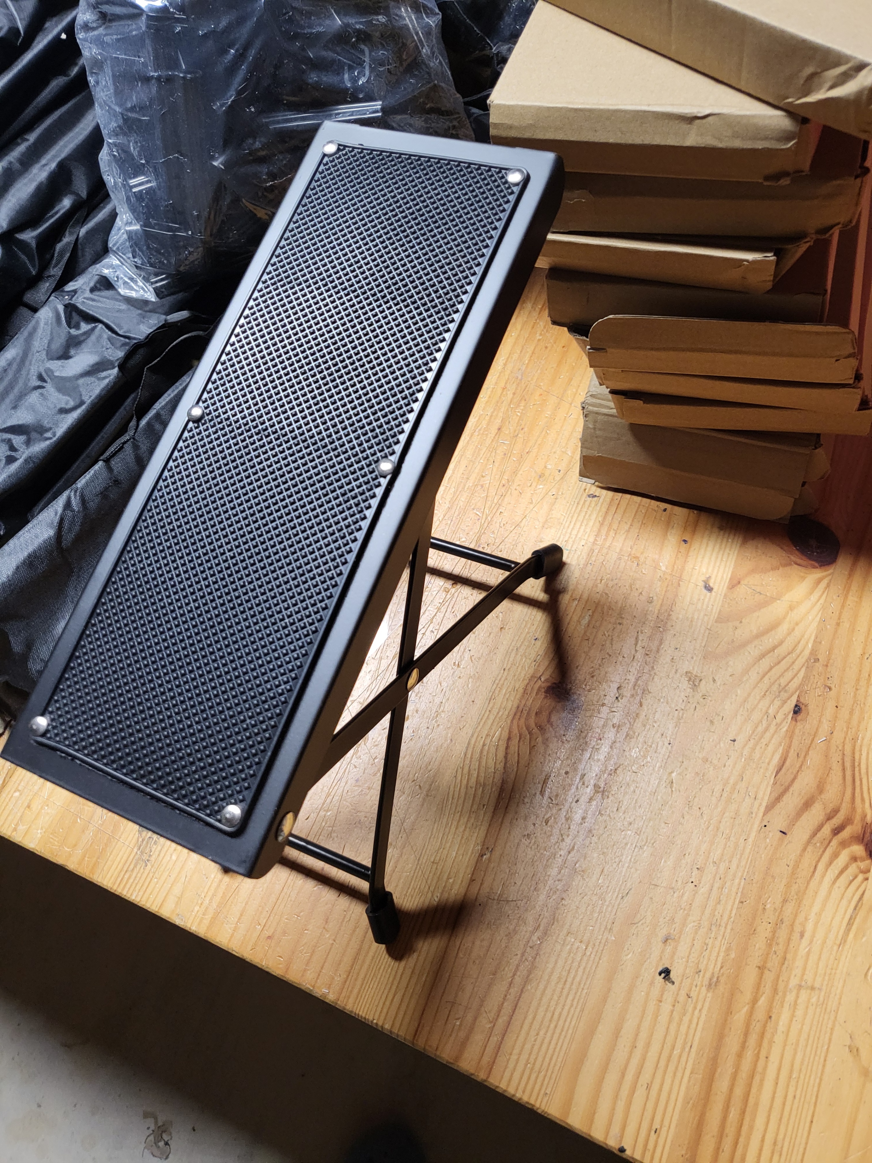 Guitar Foot Stool – Adjustable & Foldable Iron Guitar Foot Rest