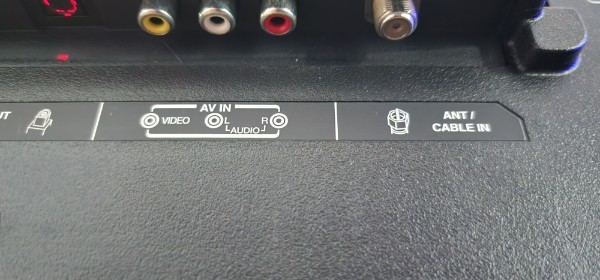 Toshiba 32" Smart HD TV - photo 3