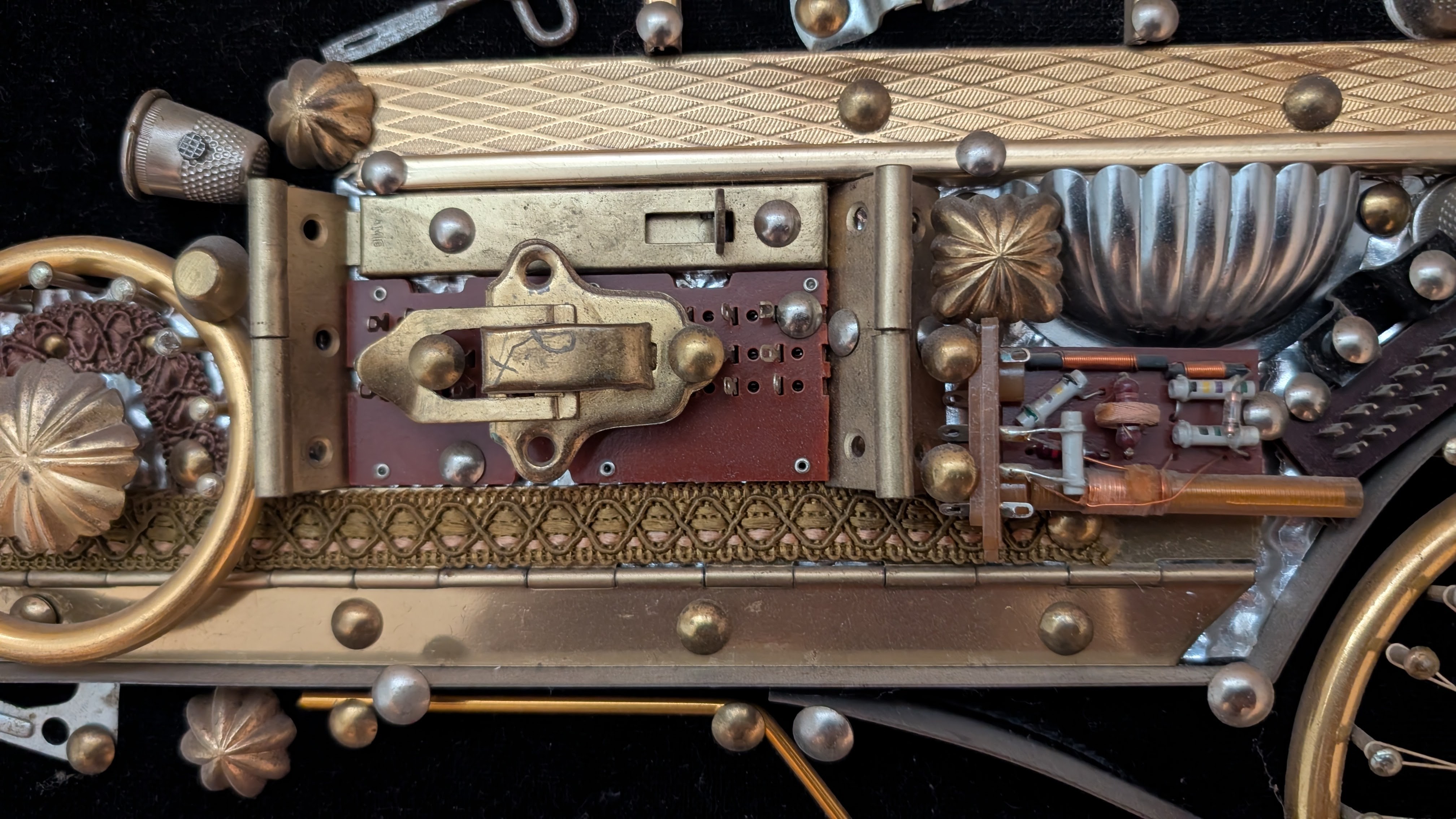 Vintage Framed 3D Car Sculpture – Metal Assemblage Art - photo 2