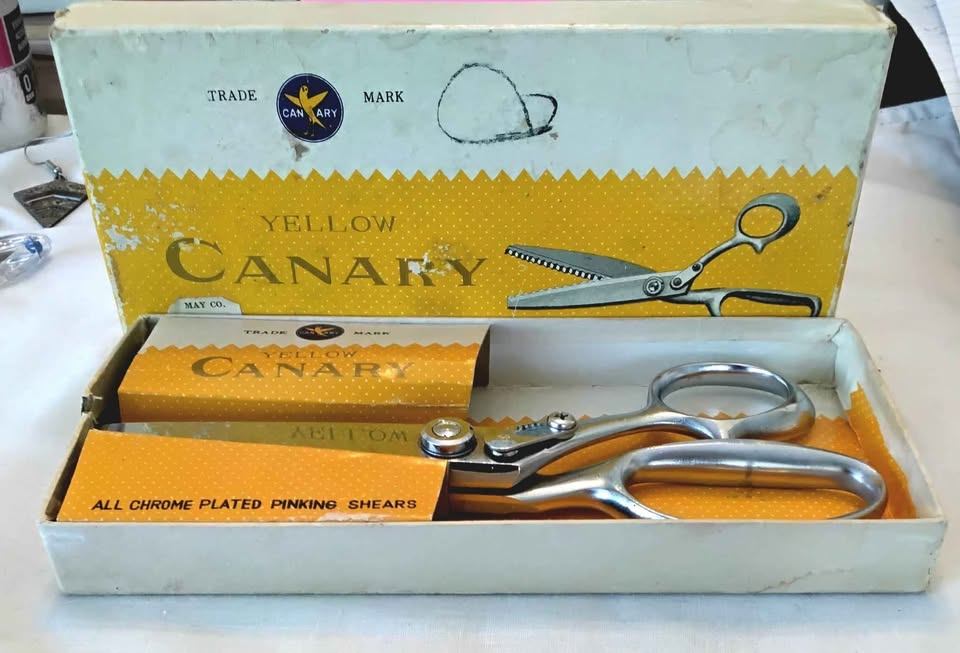 Vintage Yellow Canary Pinking Shears / Ciseaux cranteurs vintage - photo 2