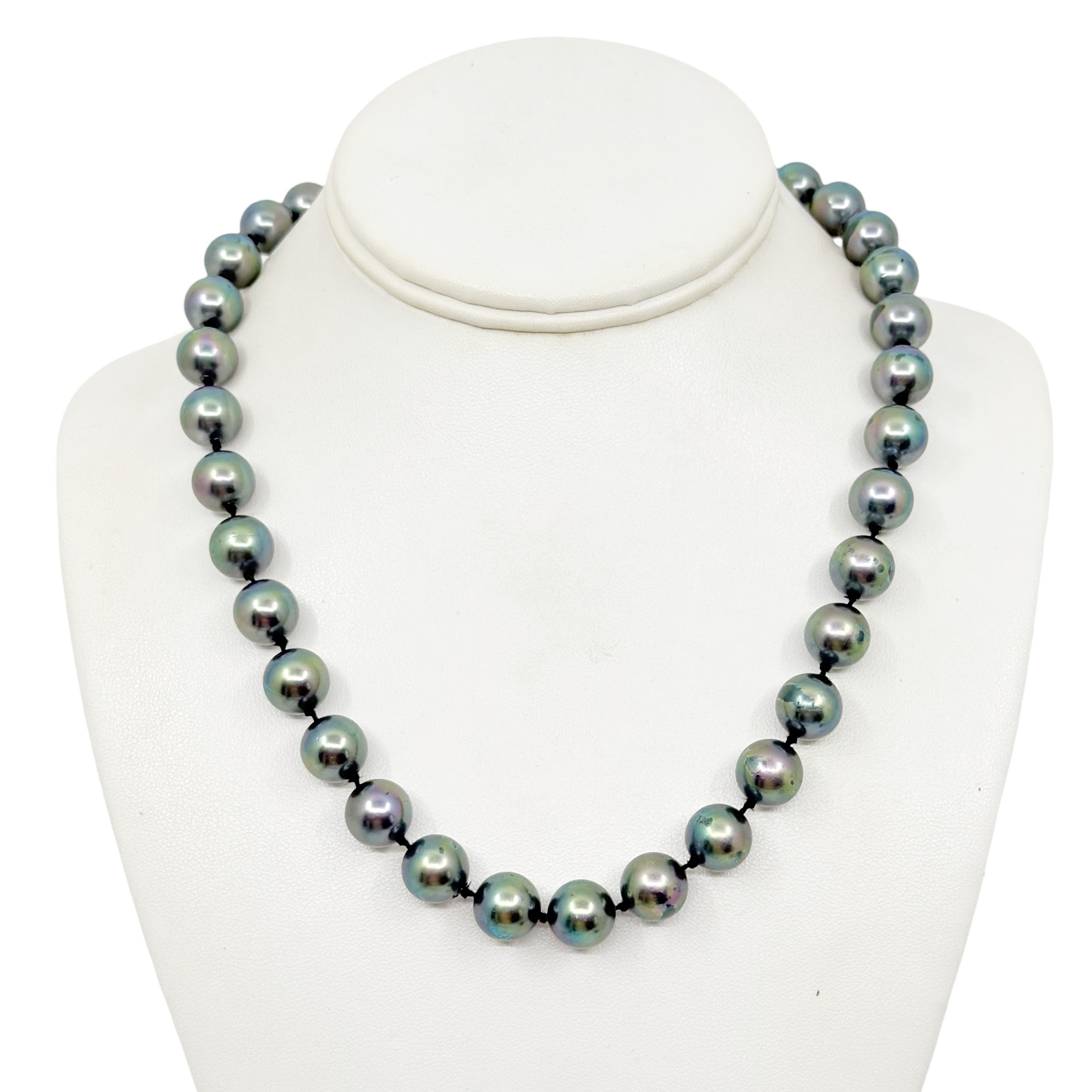 Vintage Silver tone faux tahitian pearl necklace