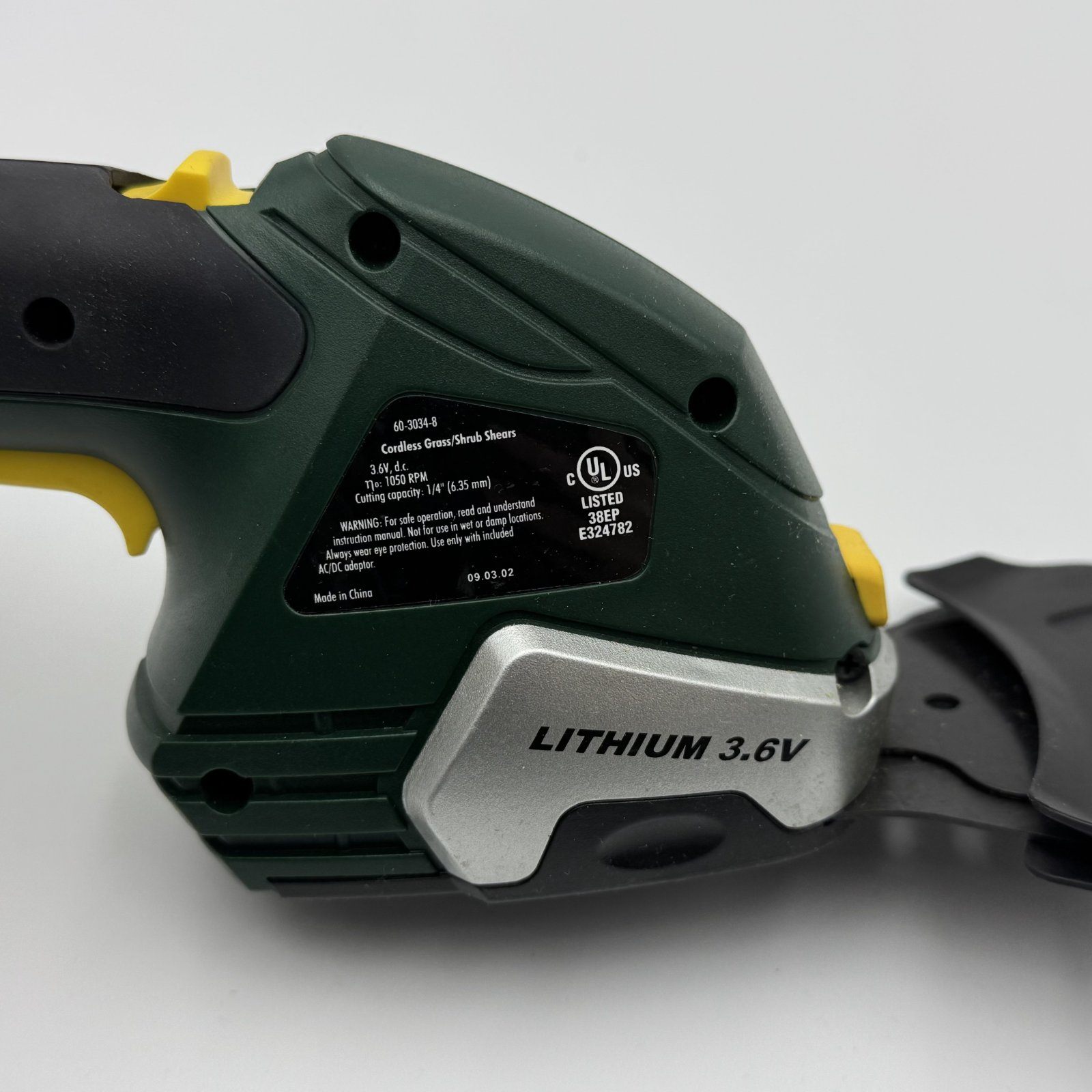 Yardworks Cordless Grass/Shrub Shears 3.6 V Lithium-ion - photo 3