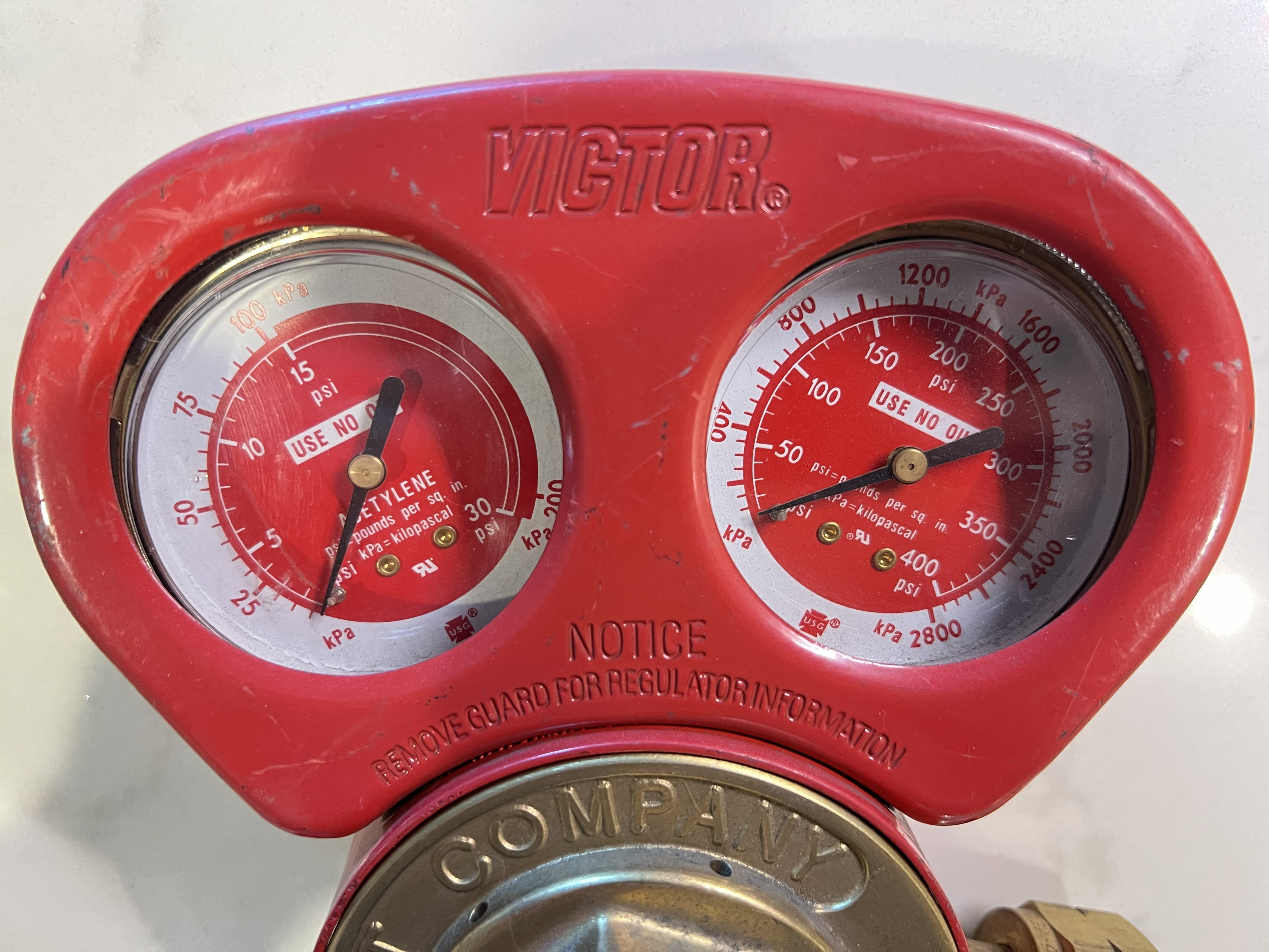 Victor Acetylene Regulator (CSR-460A) w/ Flashback Arrestor - photo 3