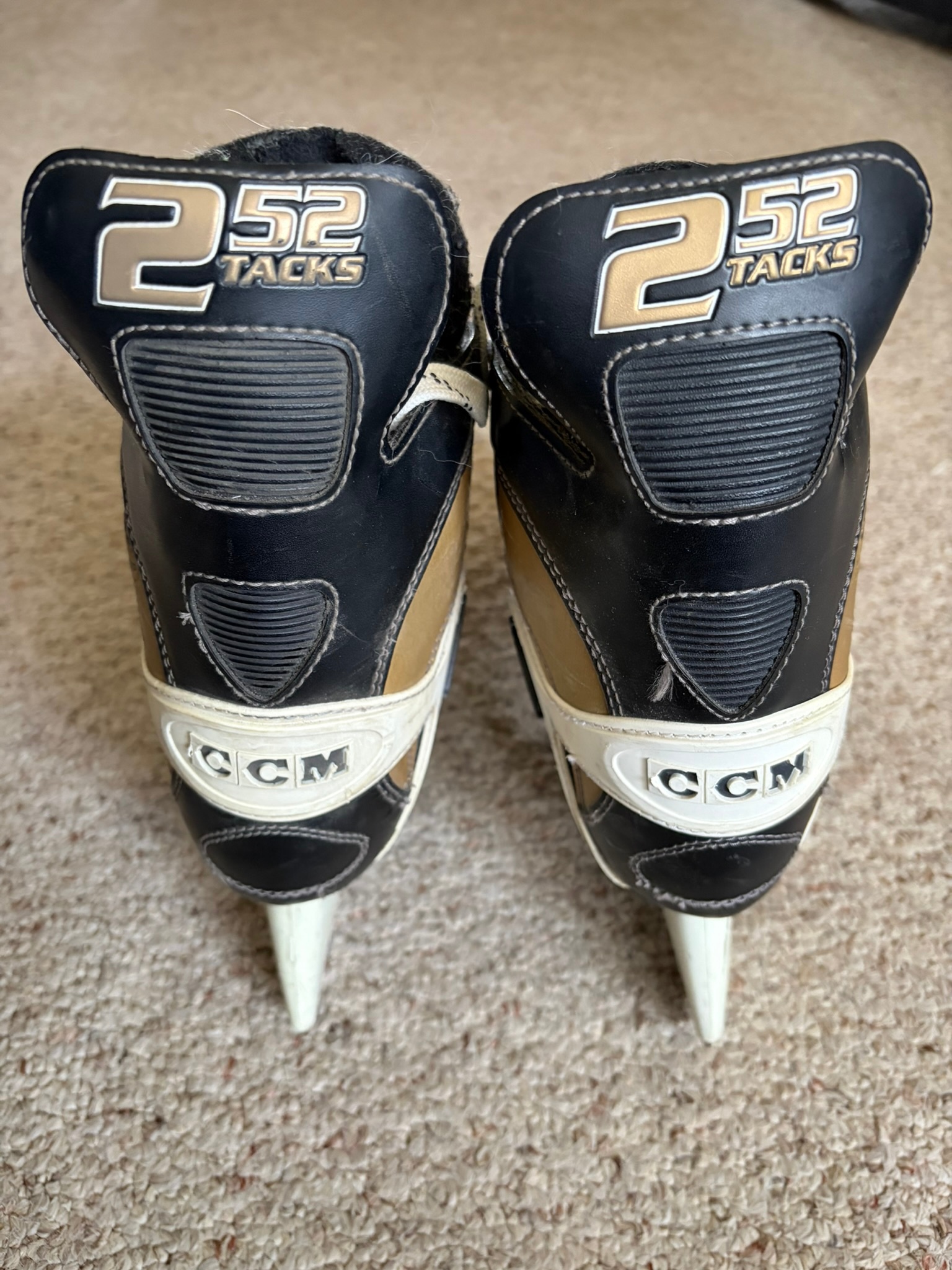🏒 VINTAGE CCM 252 TACKS HOCKEY SKATES — $40 🏒 - photo 3