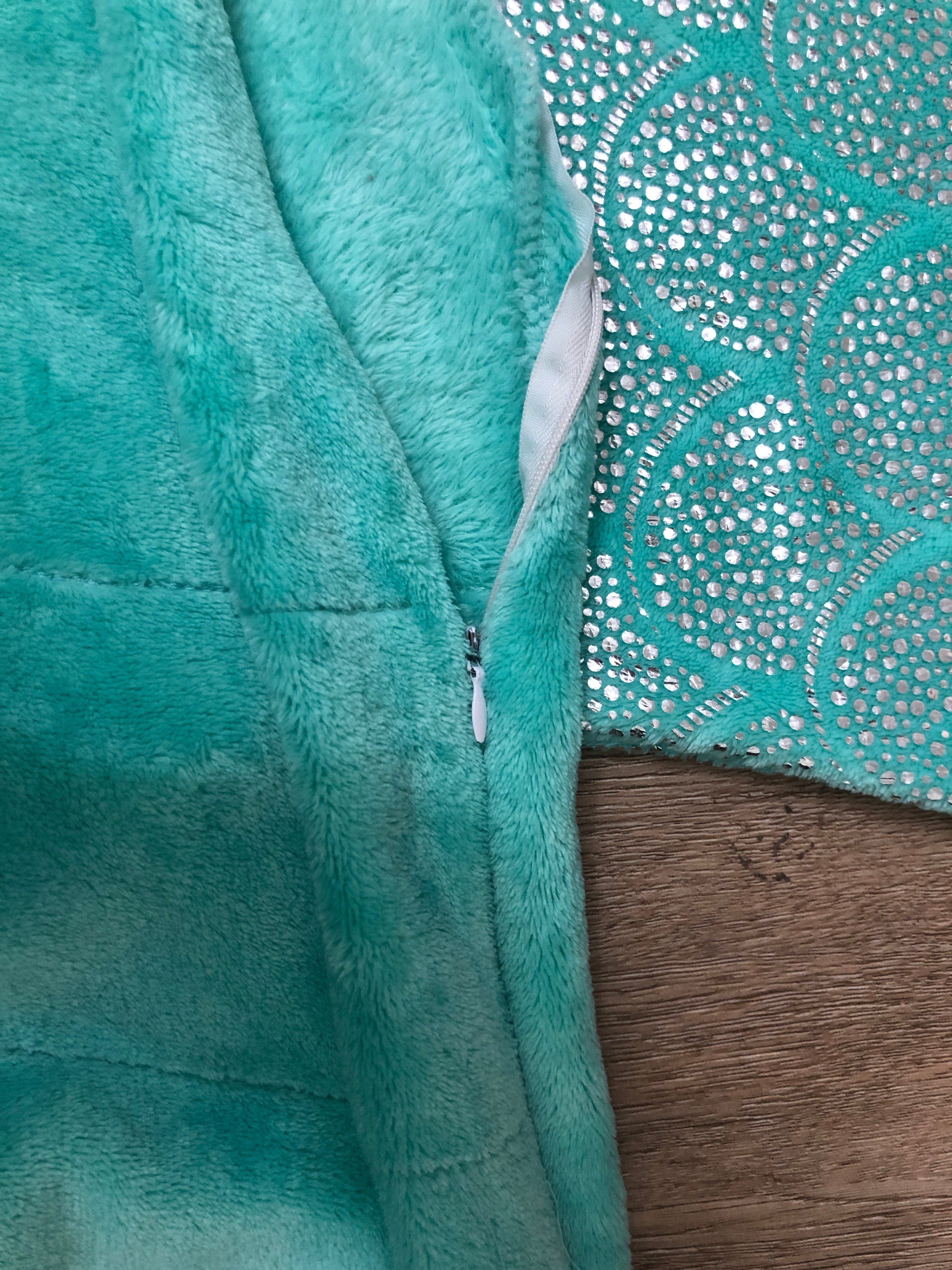 LANGRIA Mermaid Tail Flannel Snuggle Blanket, - photo 3