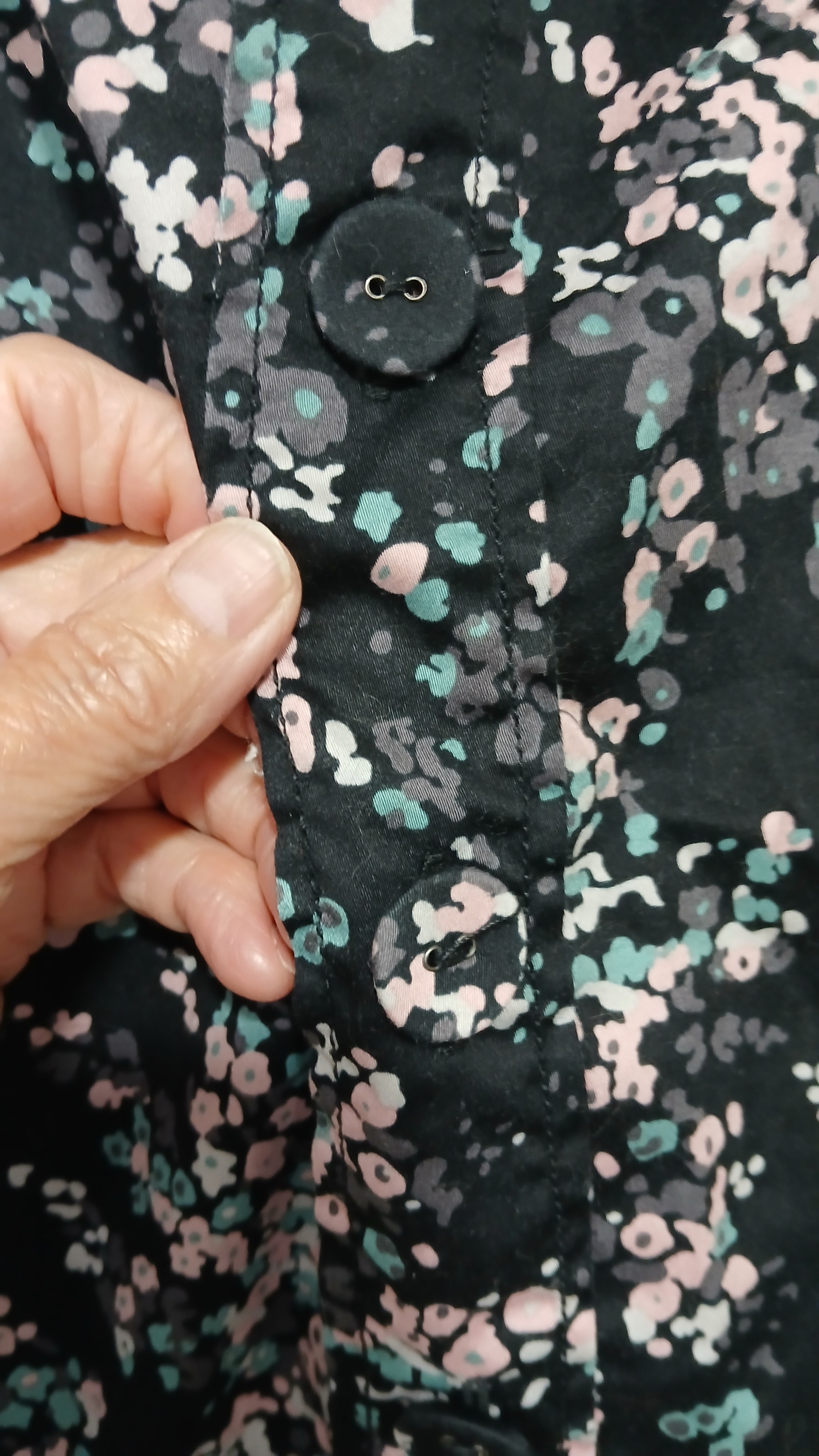 Dynamite Floral Black and Pink Shorts Romper,Small - photo 4