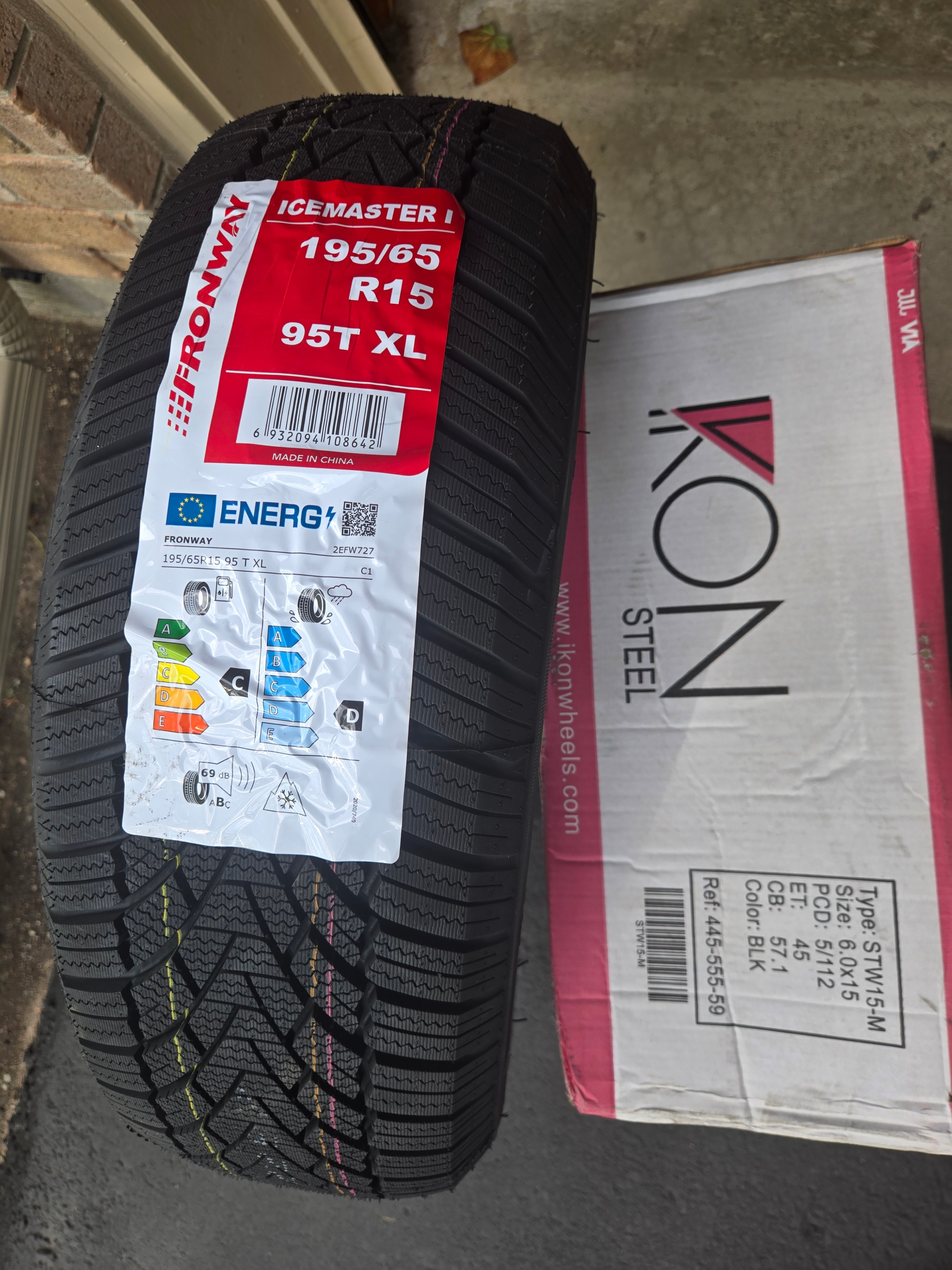 195/65 R15 winter tire set on steel rims