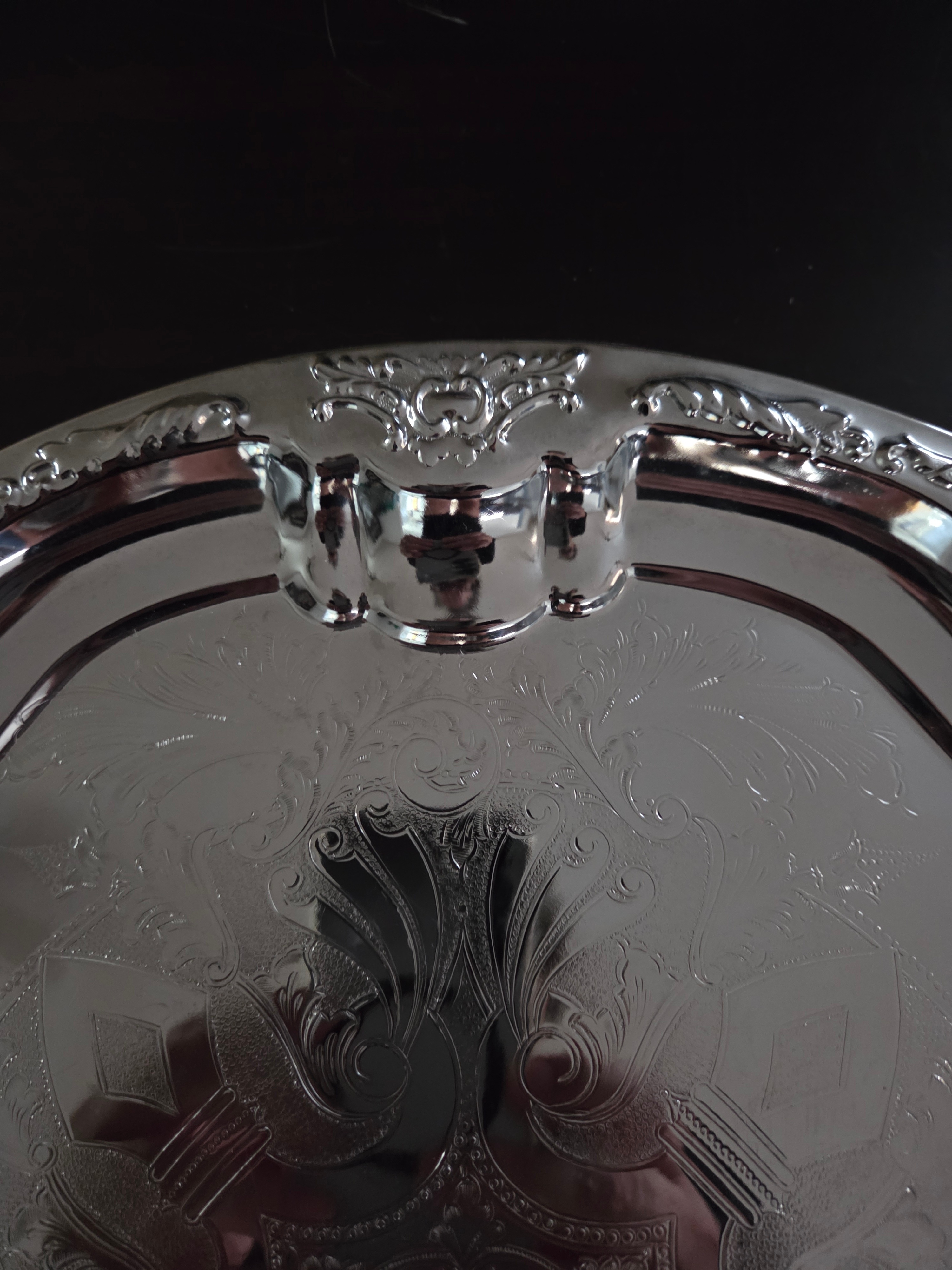 Round metal silver plated serving tray (approx. 14 inches round) - photo 2