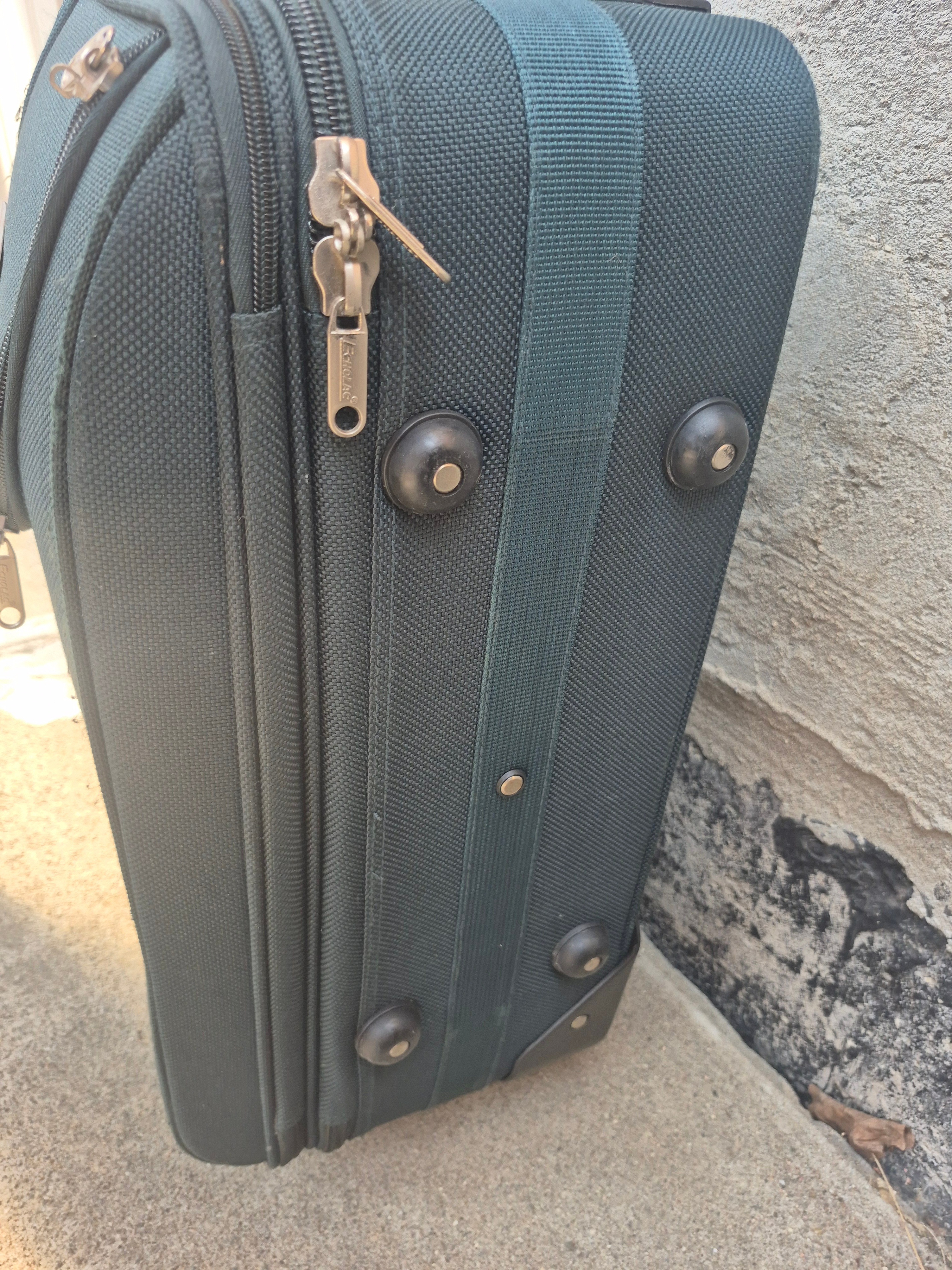 Echolac Rolling Suitcase / Luggage – Approx. 22” - photo 3