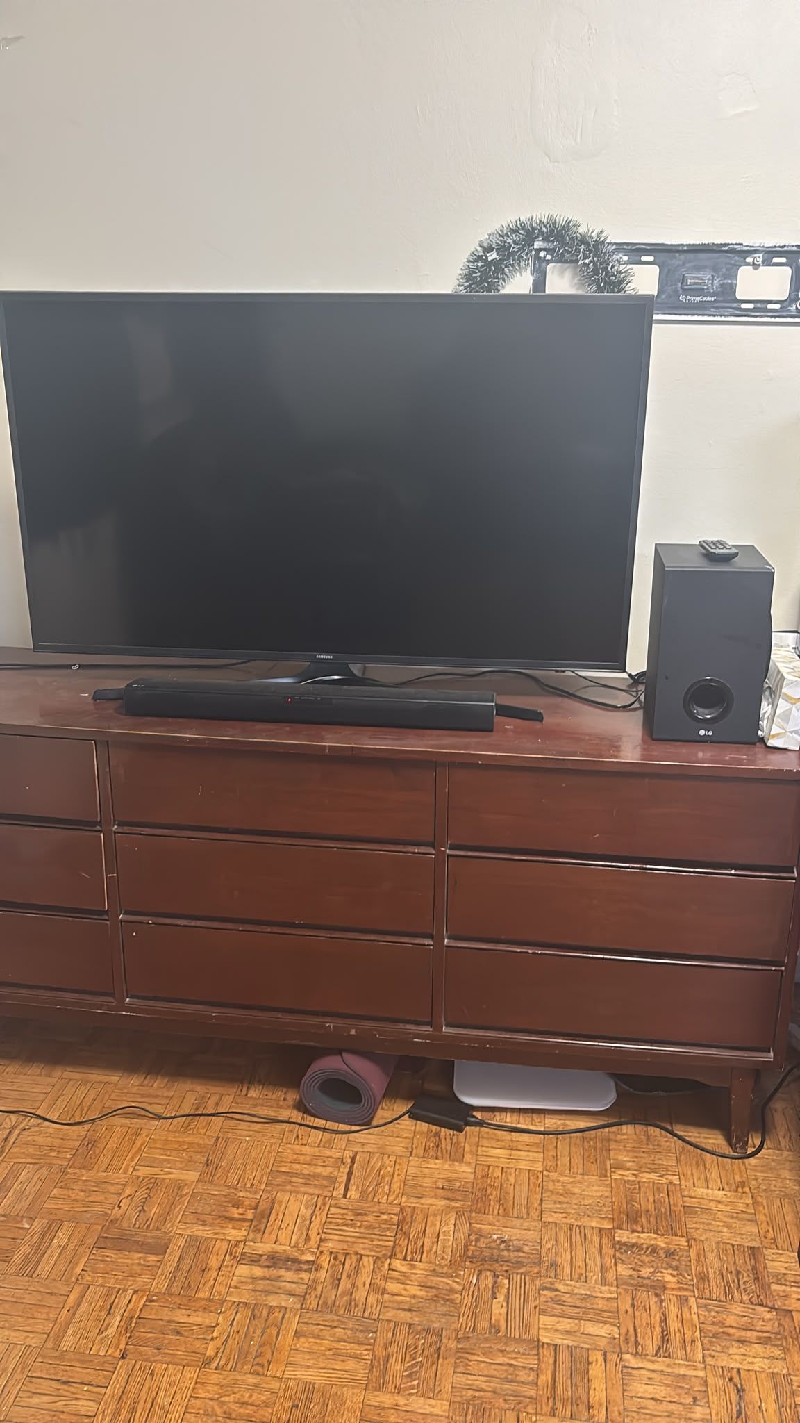 Samsung TV with sound system for sale (Move out sale)