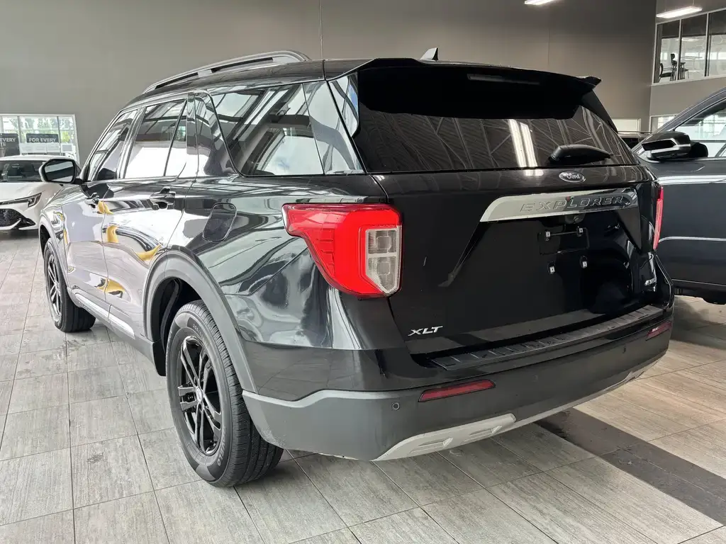 2022 Ford Explorer - photo 3